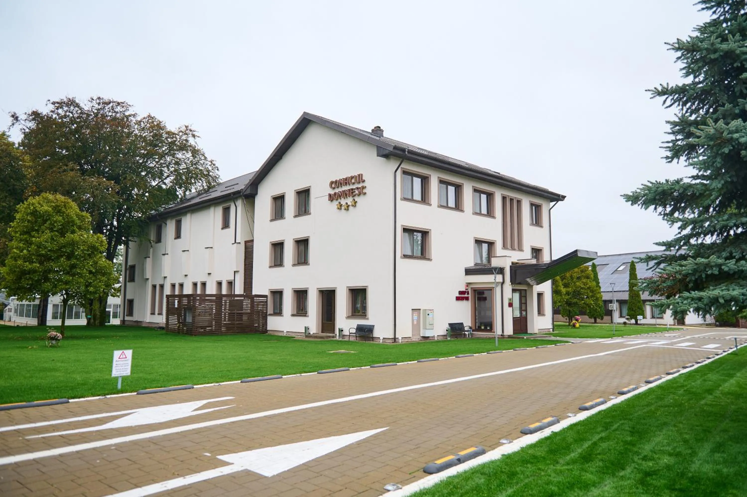 Property building in Conacul Domnesc