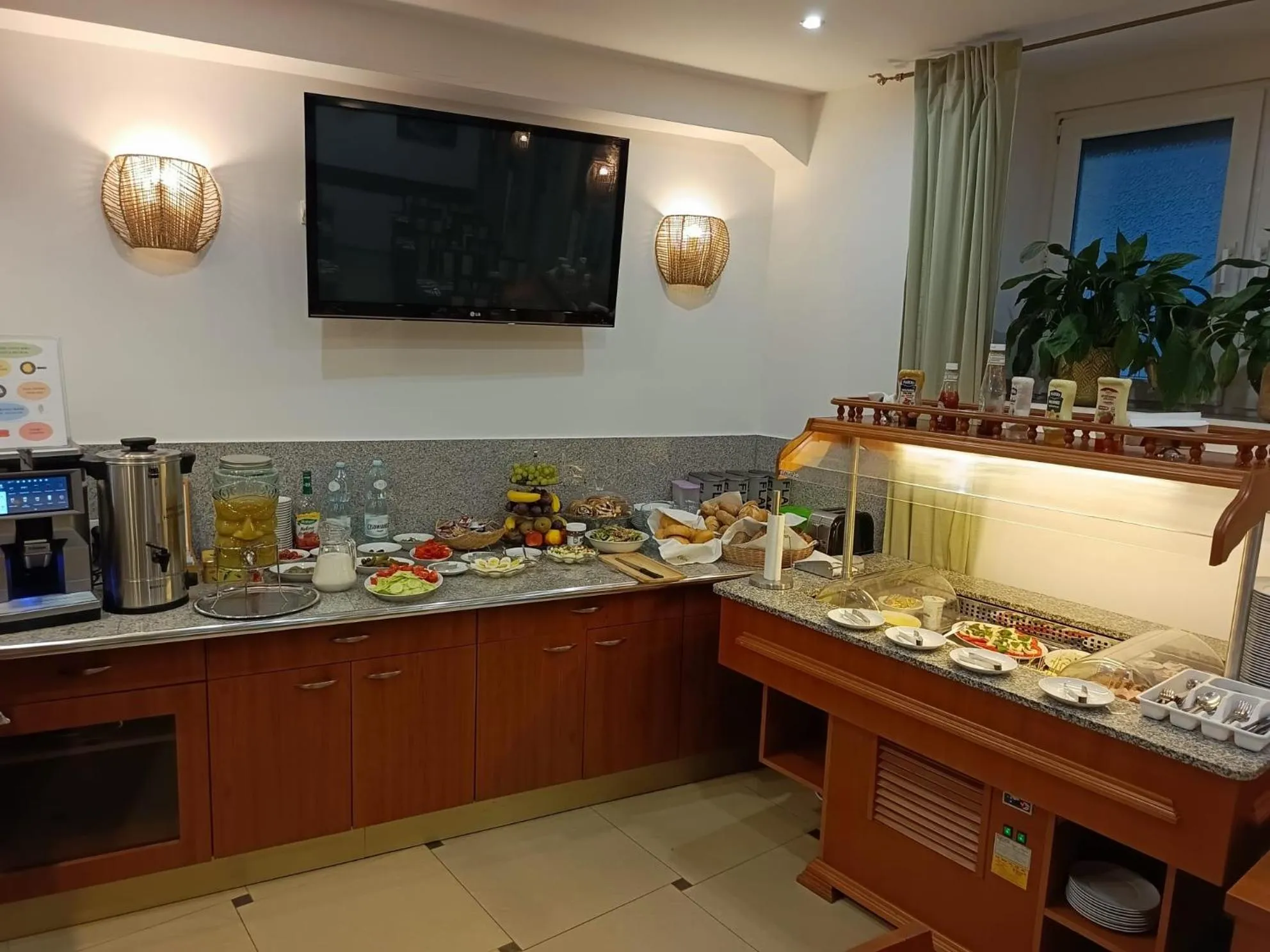 Breakfast in Aparthotel Adler