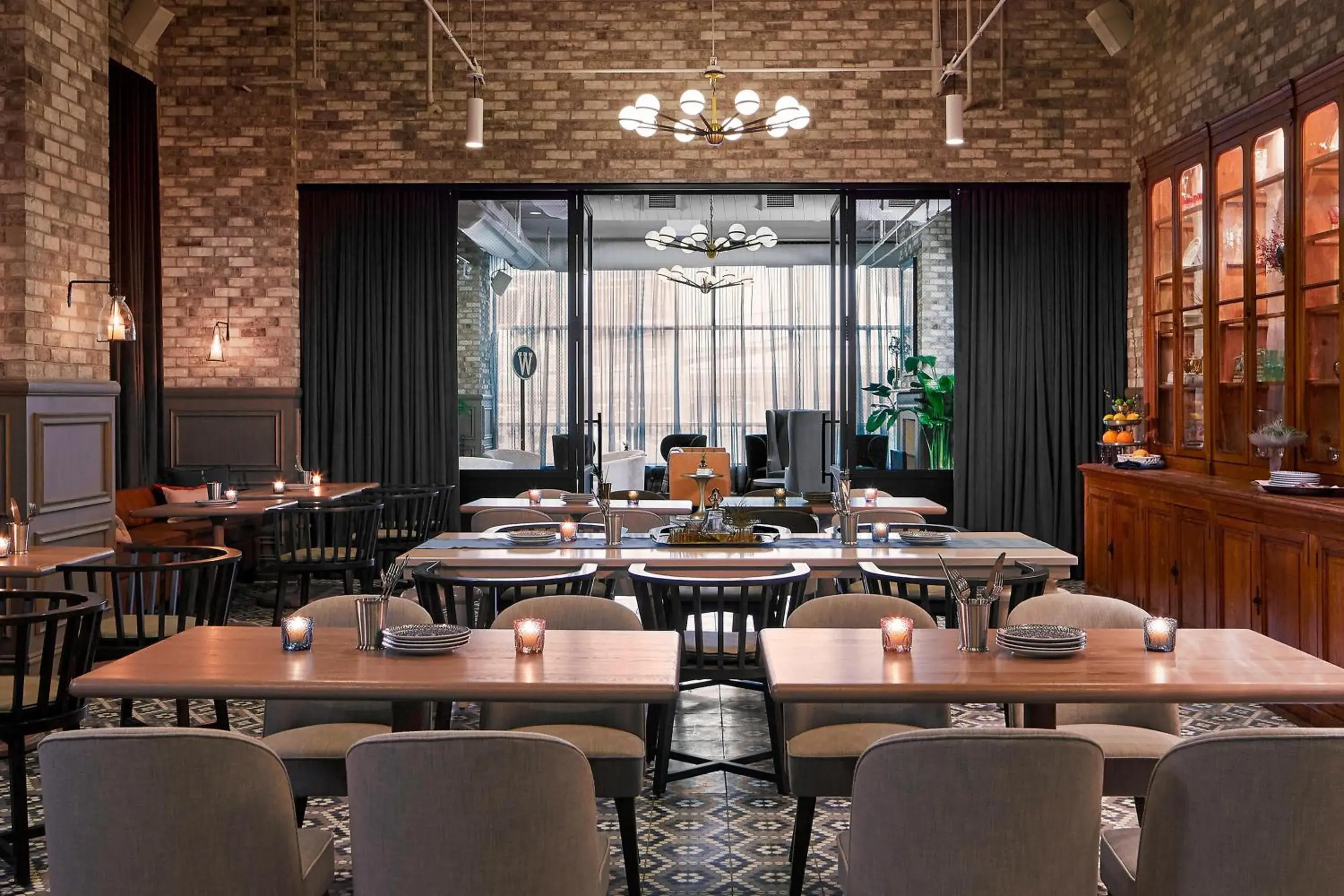 Restaurant/places to eat in Hotel Zachary, Chicago, a Tribute Portfolio Hotel Restaurant/places to eat in Hotel Zachary, Chicago, a Tribute Portfolio Hotel