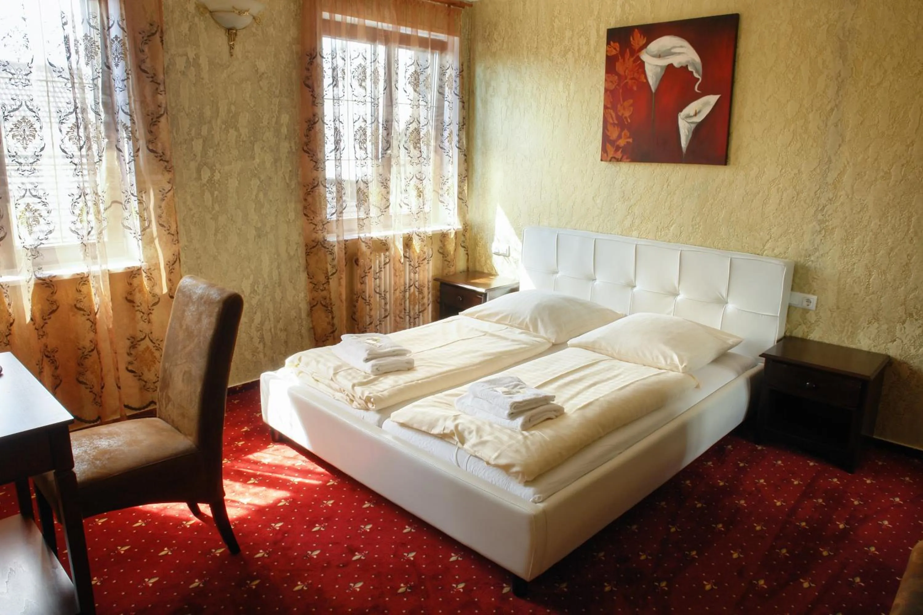 Photo of the whole room, Bed in Hotel Krone