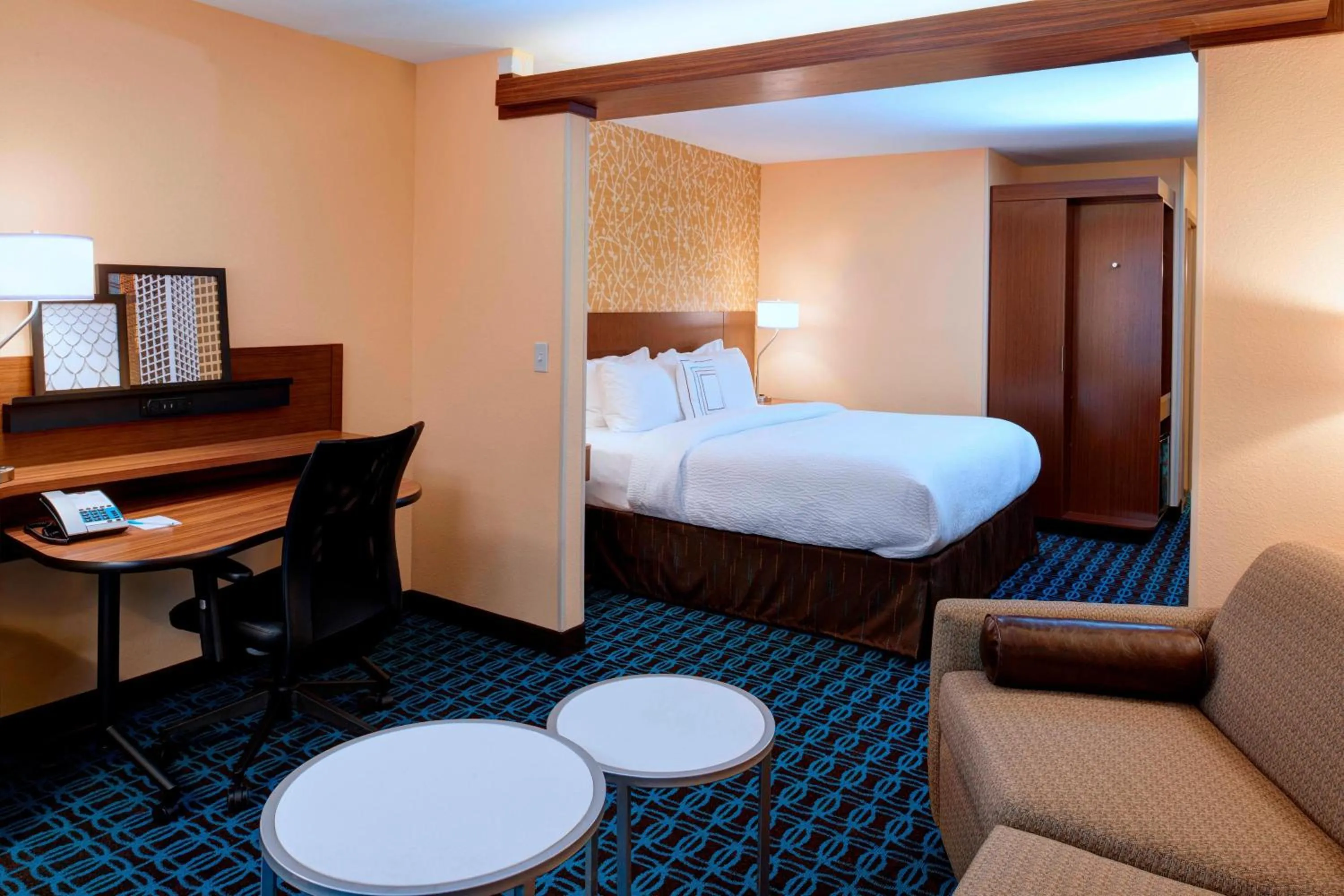 Photo of the whole room, Bed in Fairfield Inn & Suites By Marriott Ann Arbor Ypsilanti