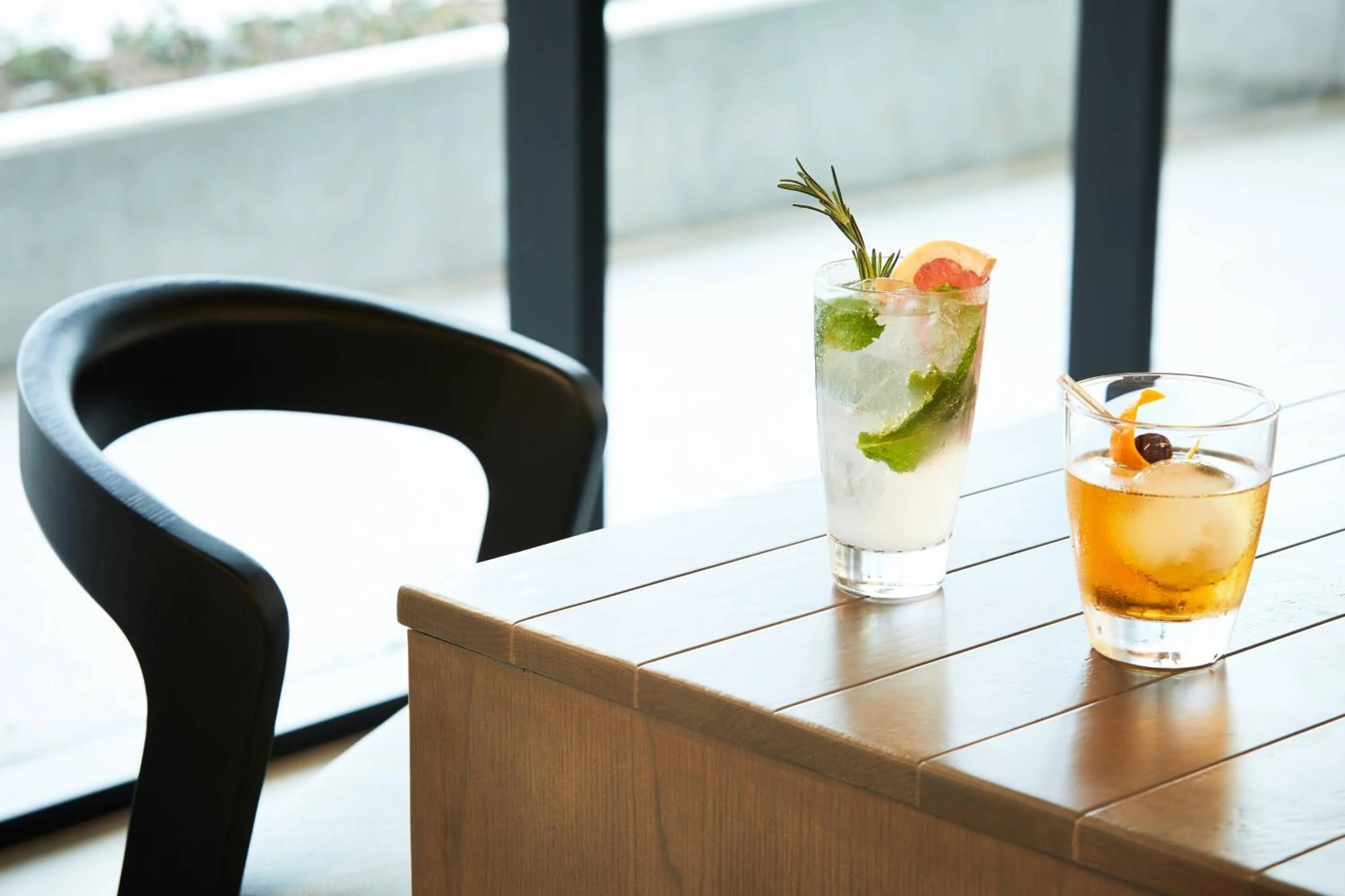 Lounge or bar in AC Hotel By Marriott Dallas By The Galleria