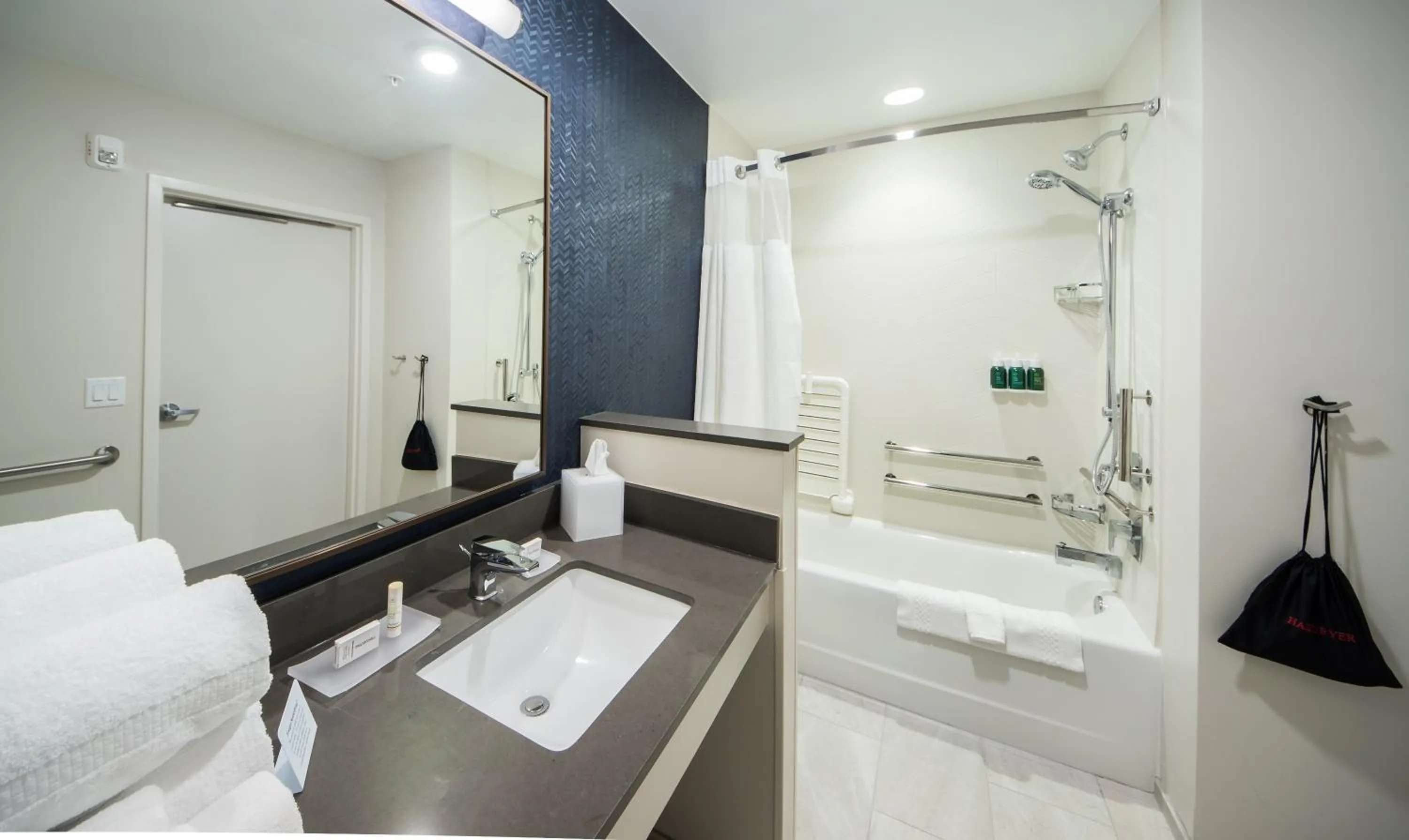 Bathroom in Fairfield Inn & Suites by Marriott Melbourne Viera Town Center