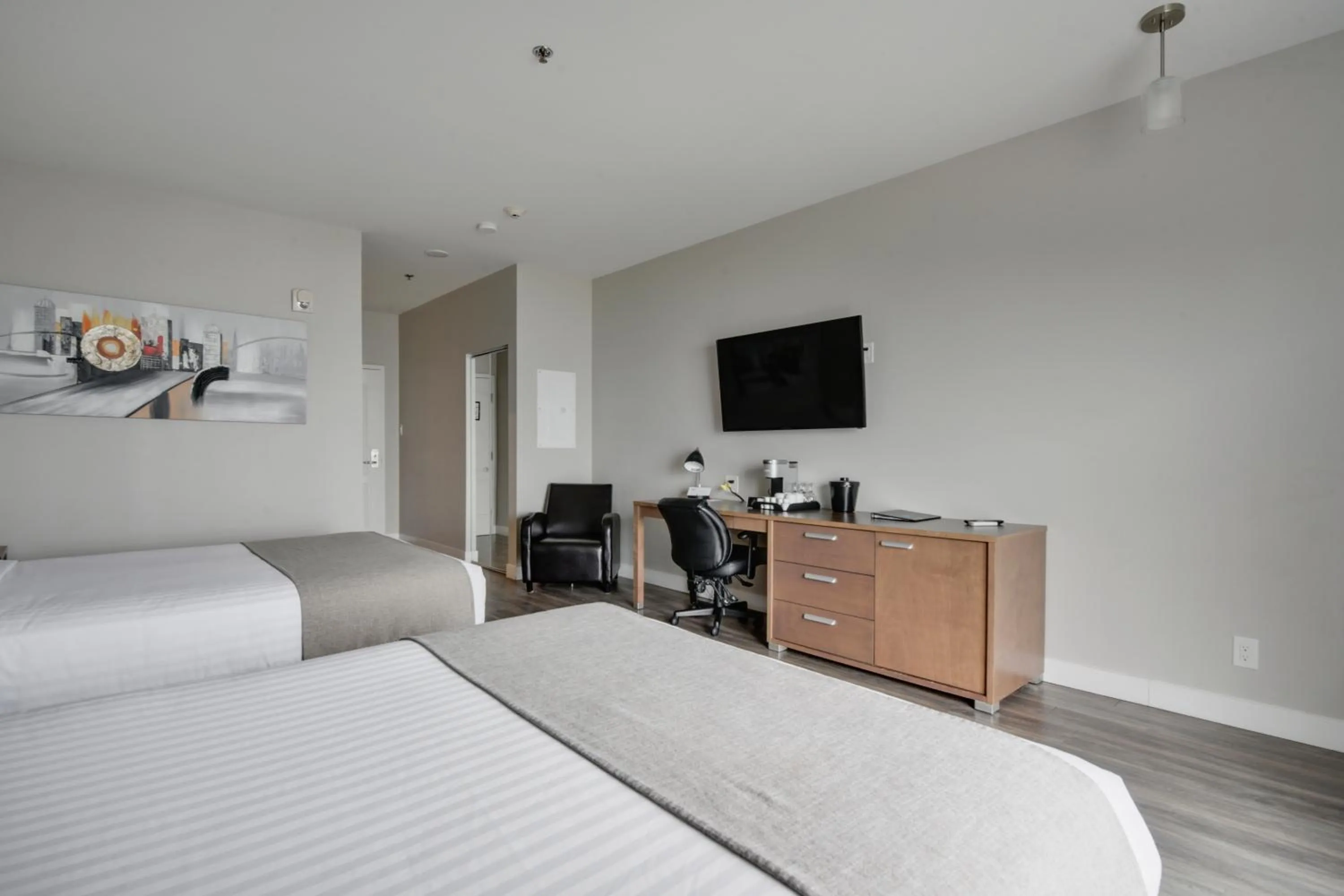 TV and multimedia, Bed in Hôtel et Pavillons Le Petit Manoir du Casino