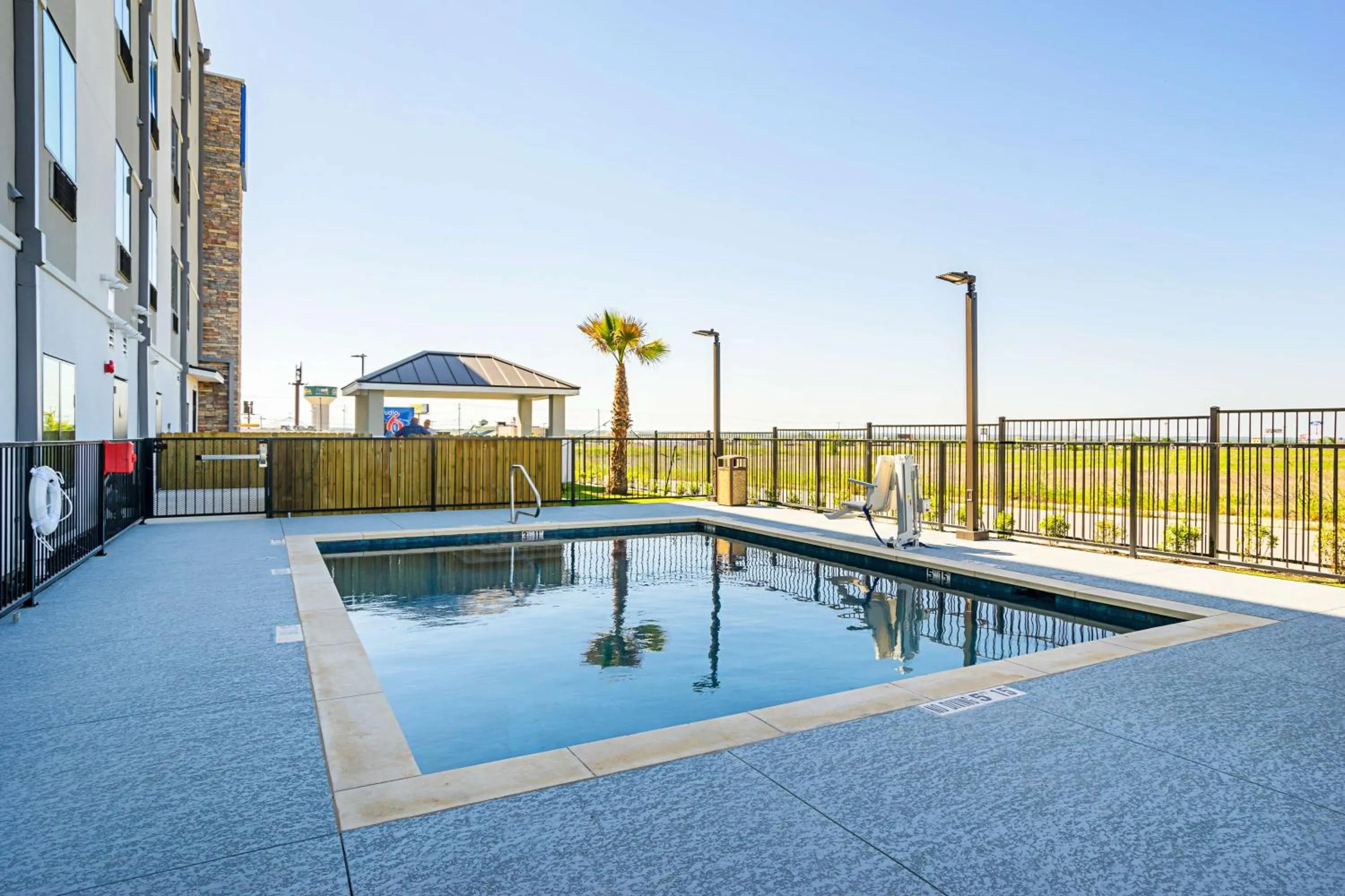 Day in Studio 6-Buda, TX