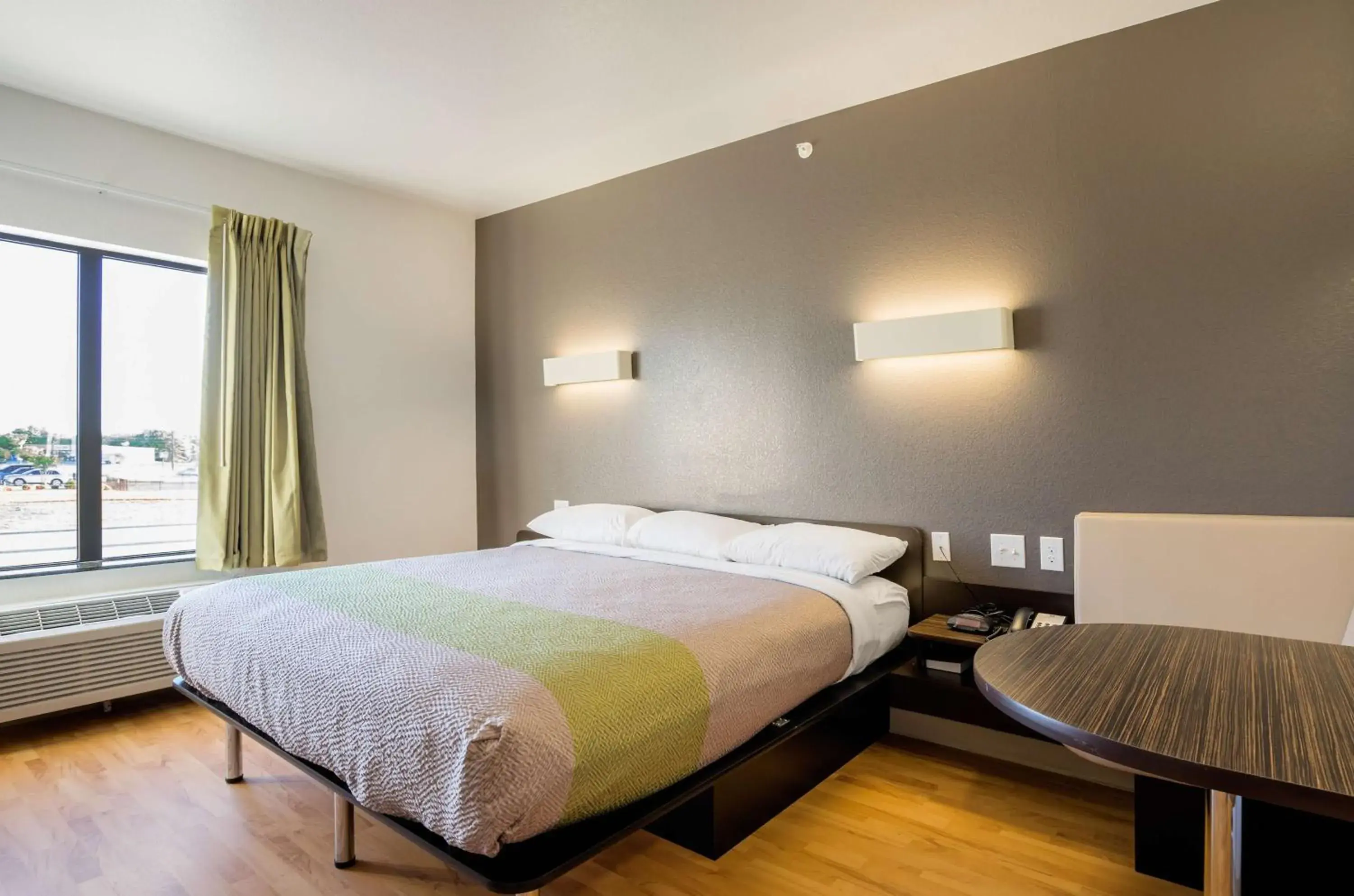 Photo of the whole room, Bed in Studio 6-Buda, TX Photo of the whole room, Bed in Studio 6-Buda, TX