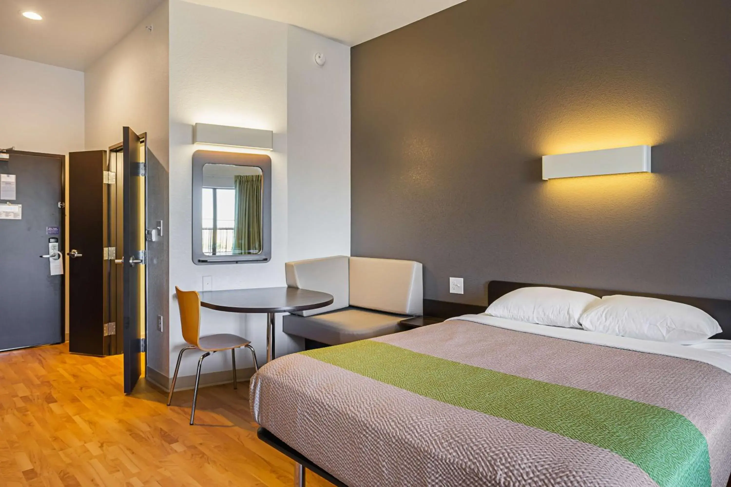 Deluxe King Room - Non-Smoking in Studio 6-Buda, TX Deluxe King Room - Non-Smoking in Studio 6-Buda, TX