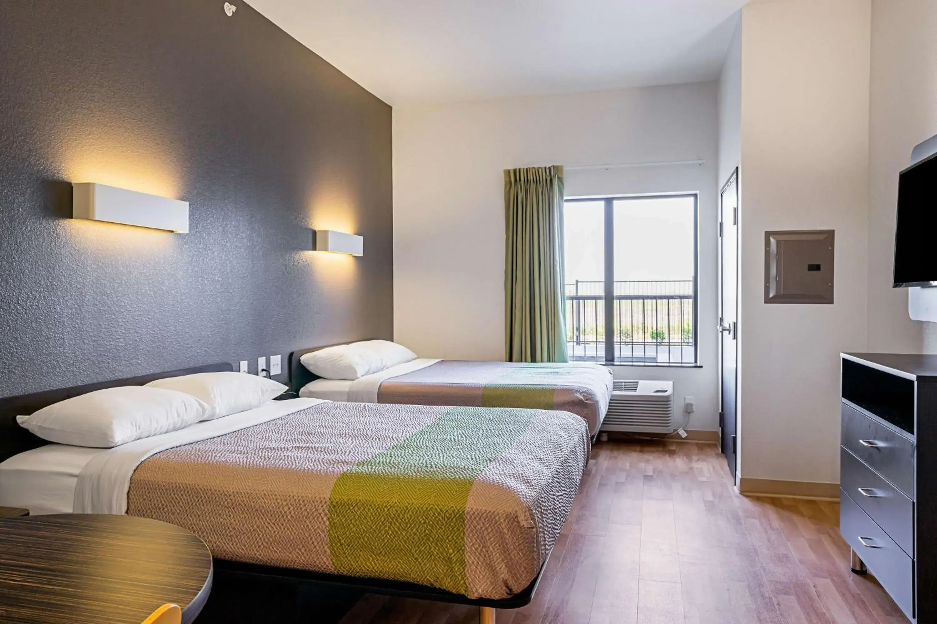 TV and multimedia, Bed in Studio 6-Buda, TX TV and multimedia, Bed in Studio 6-Buda, TX