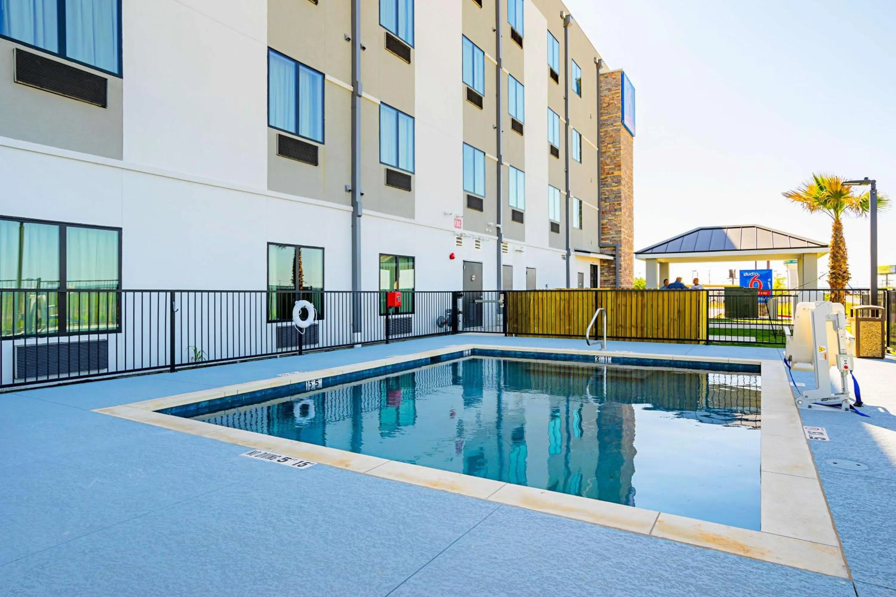 Day in Studio 6-Buda, TX