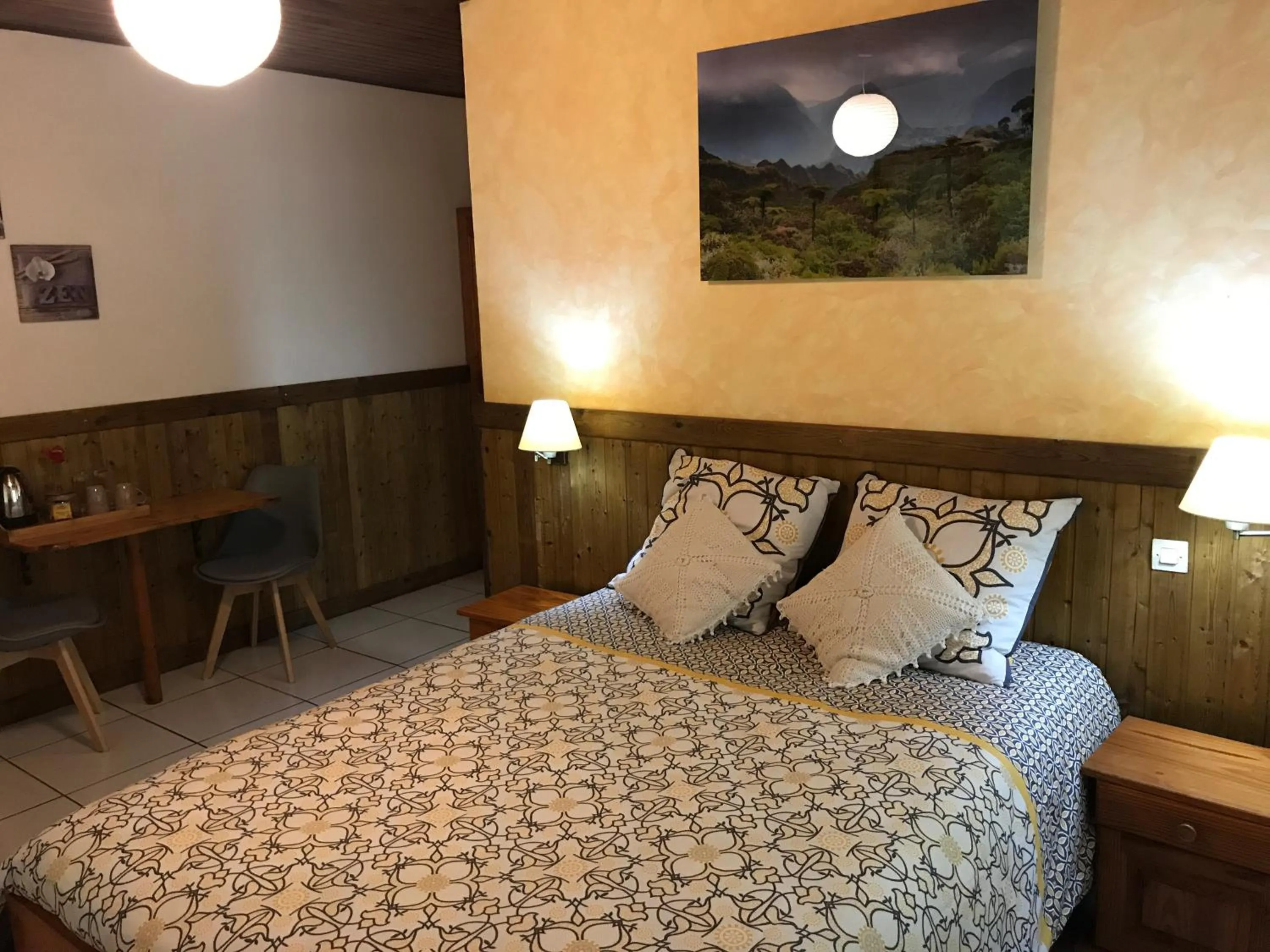 Bed in Auberge Desprairies