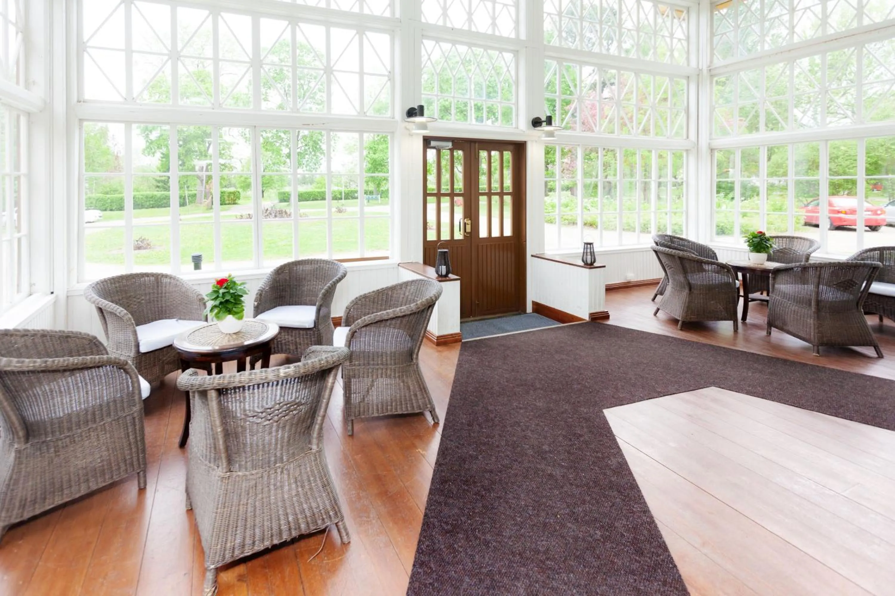 Restaurant/places to eat in Lepaan Kartanon Toimela