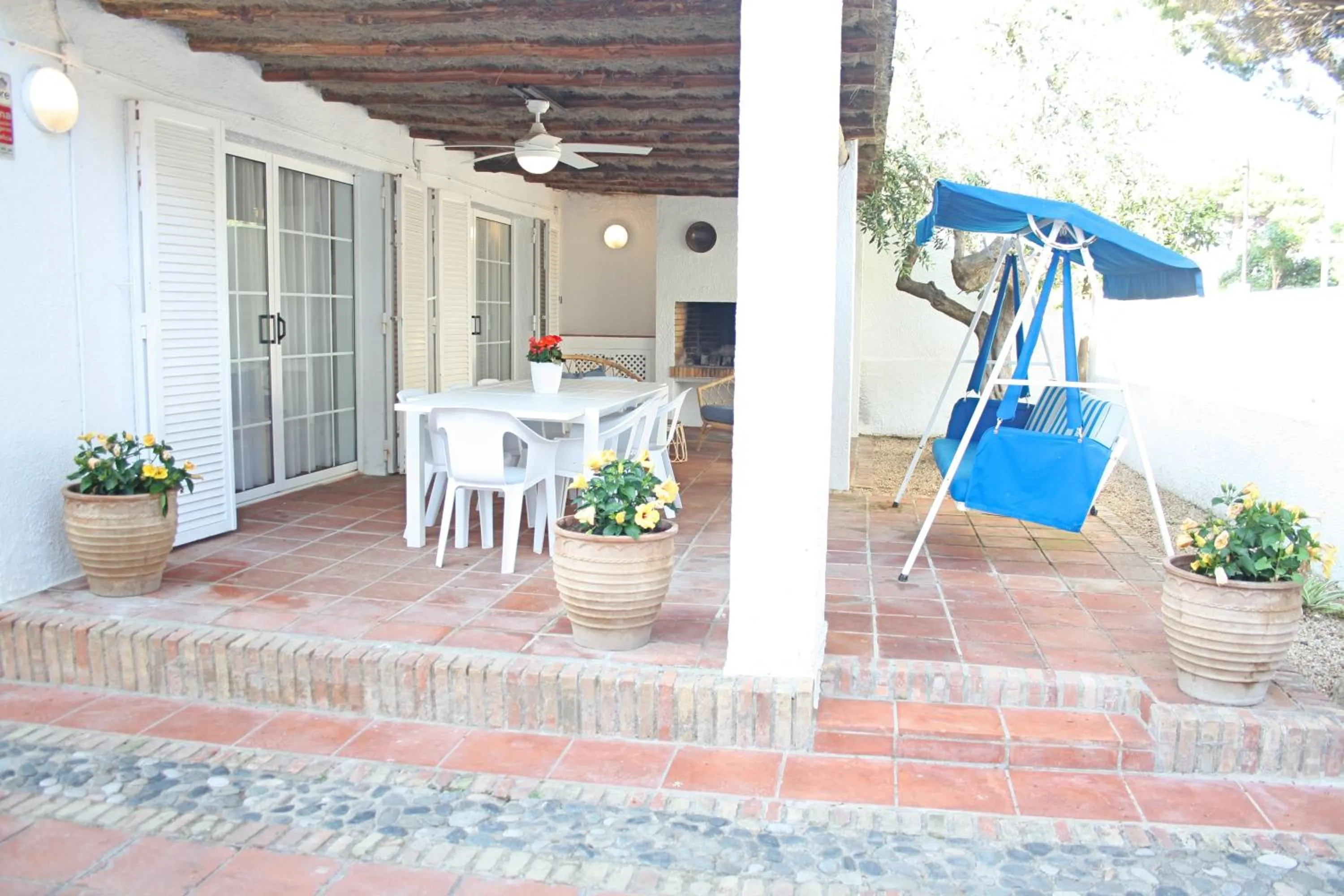 Lovely villa next to the beach