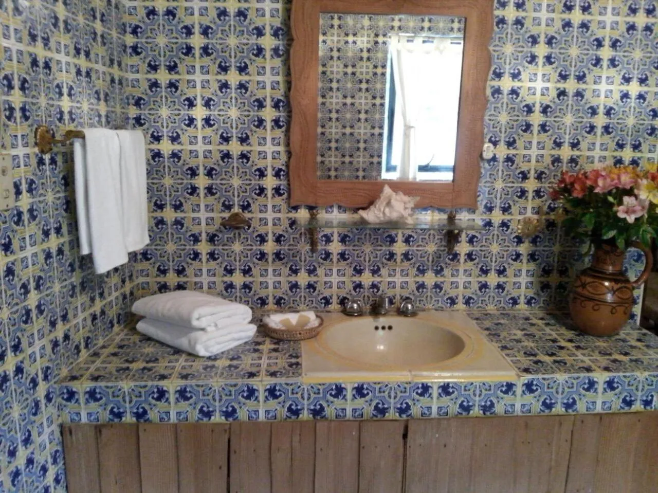 People in La Casona Breakfast & Wellness Center