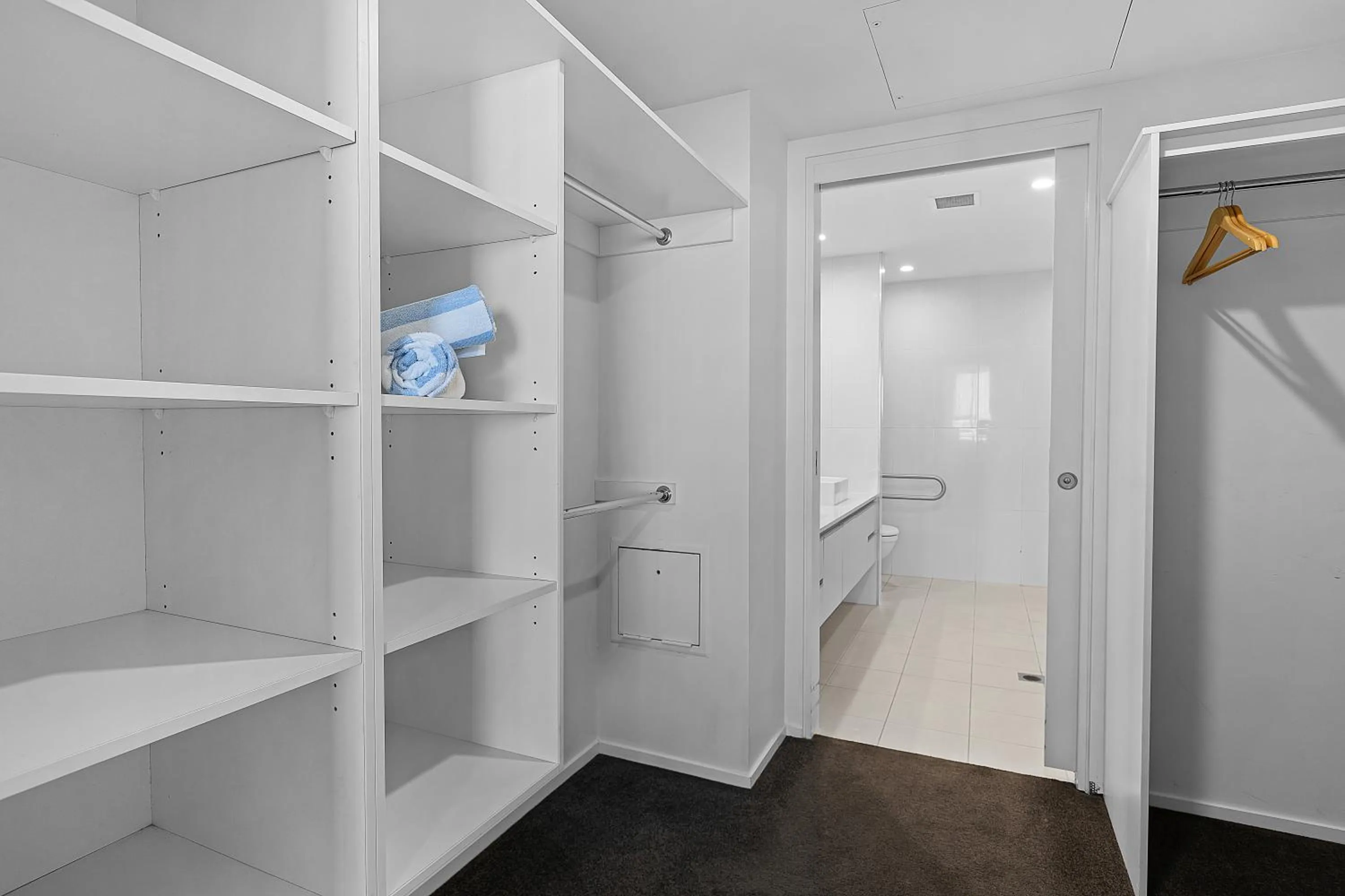 Shower in Peninsula Airlie Beach