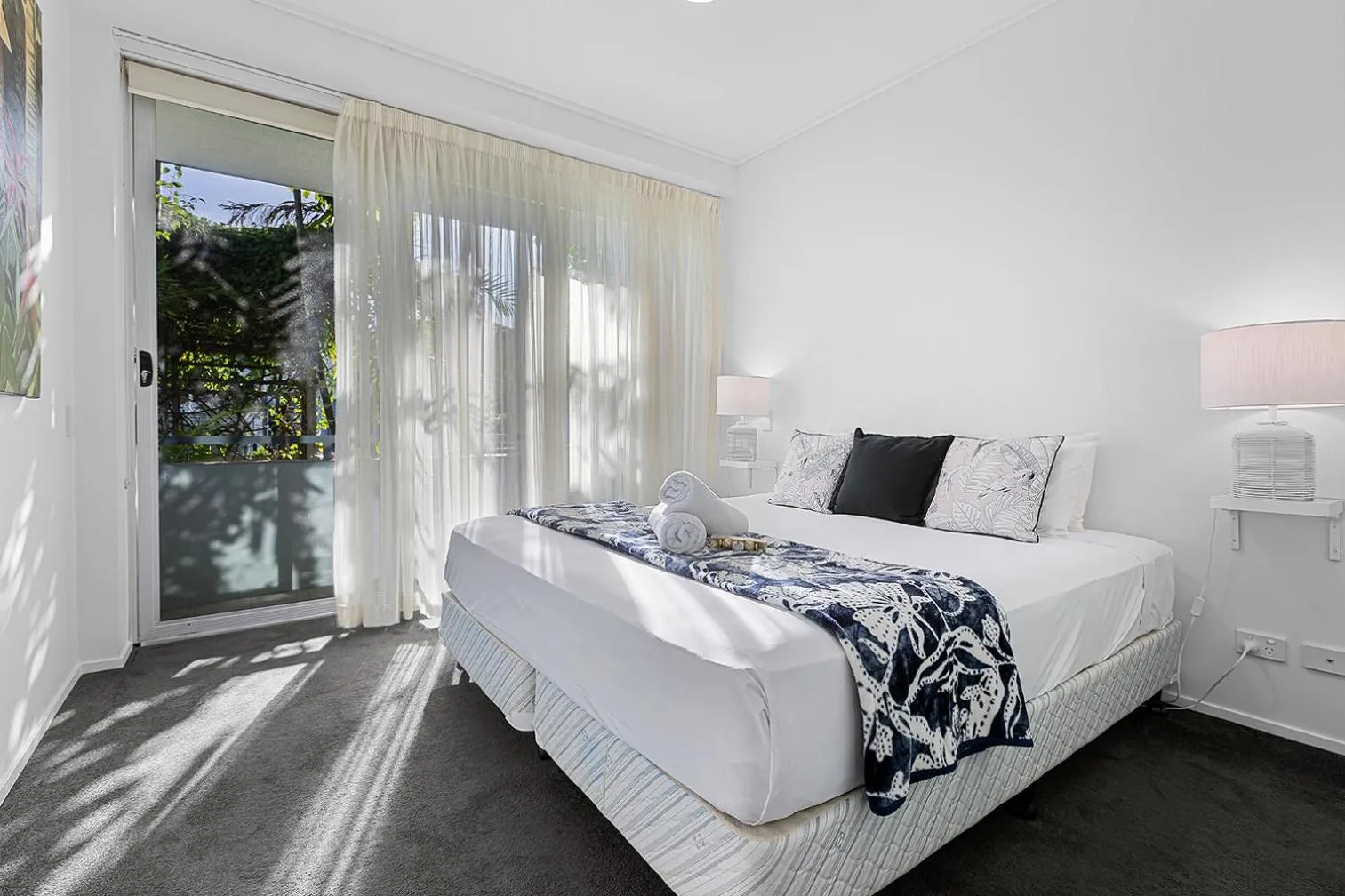 Bedroom, Bed in Peninsula Airlie Beach