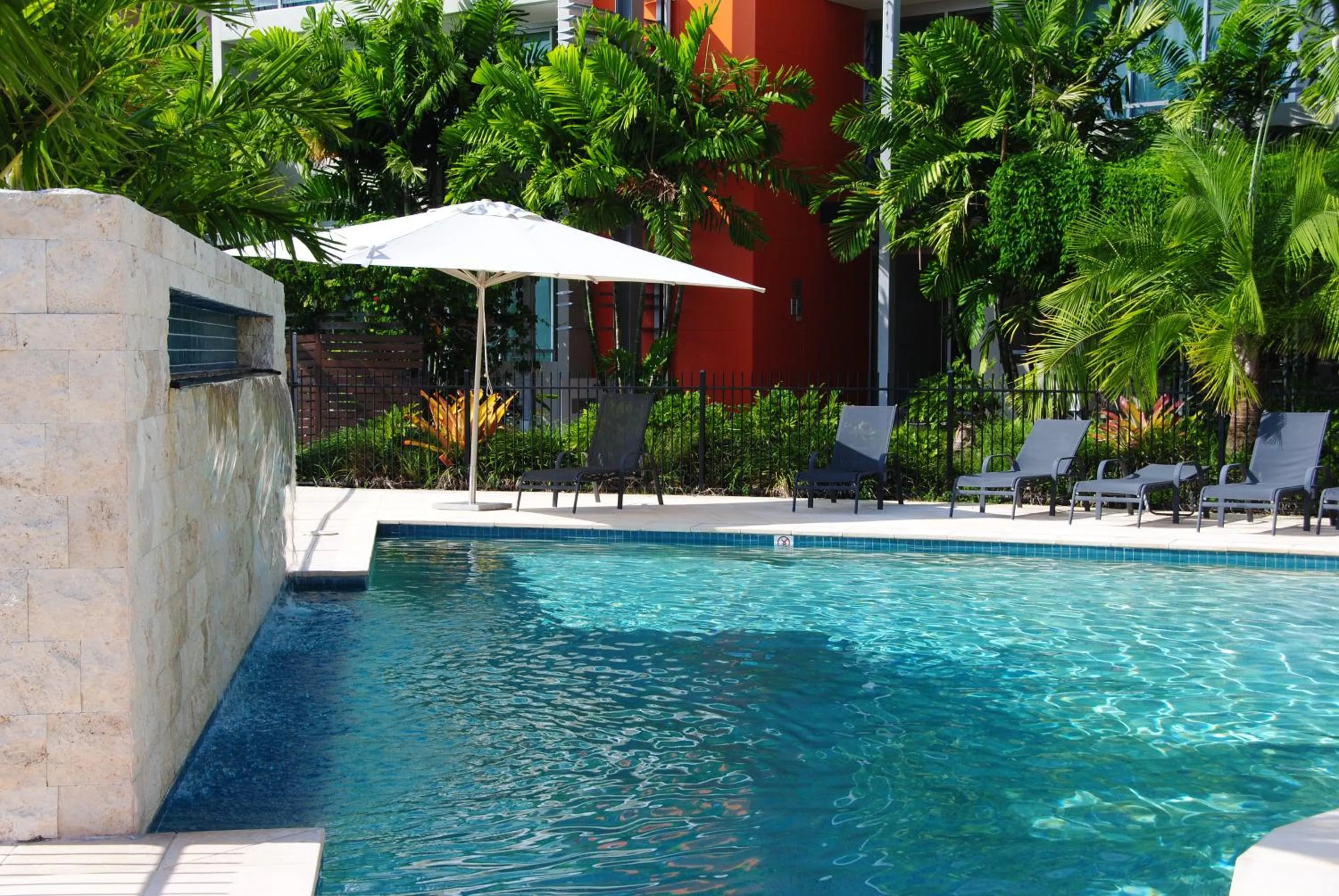 Swimming pool in Peninsula Airlie Beach