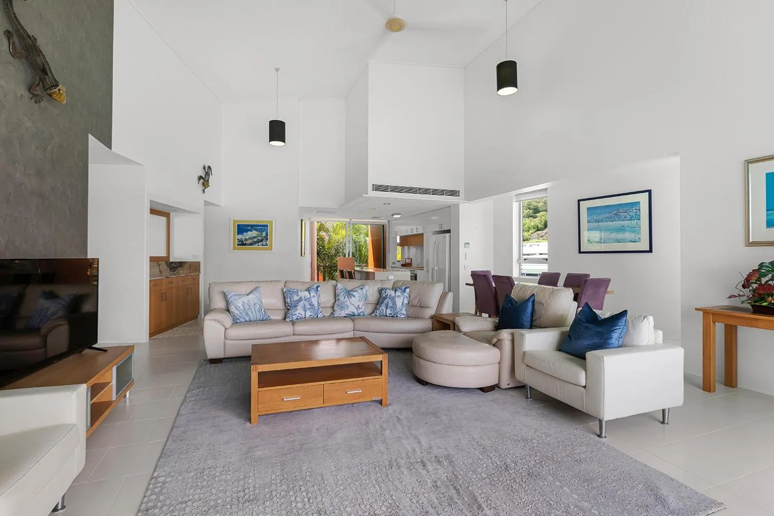 TV and multimedia in Peninsula Airlie Beach