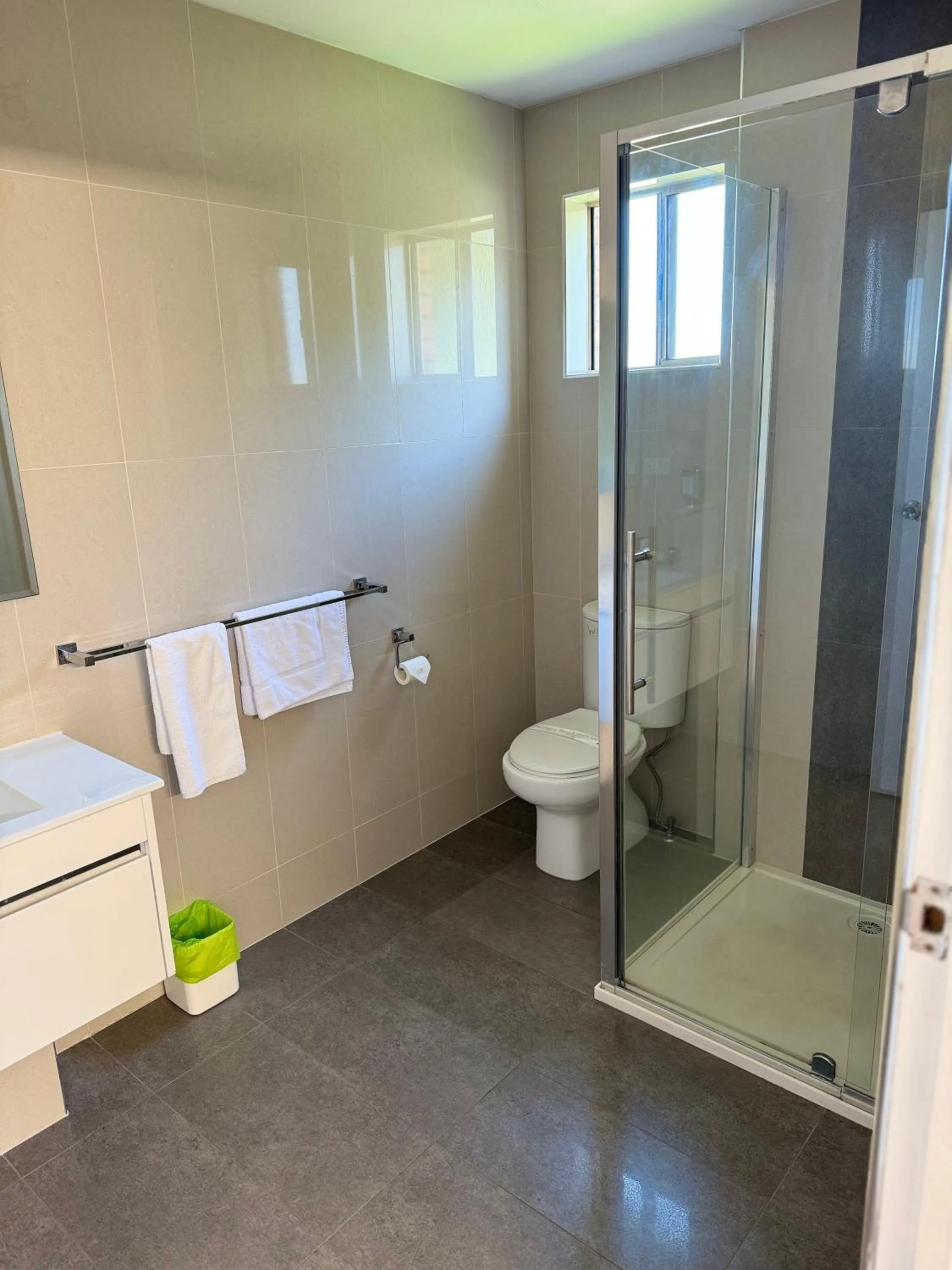 Blue Whale Motor Inn & Apartments