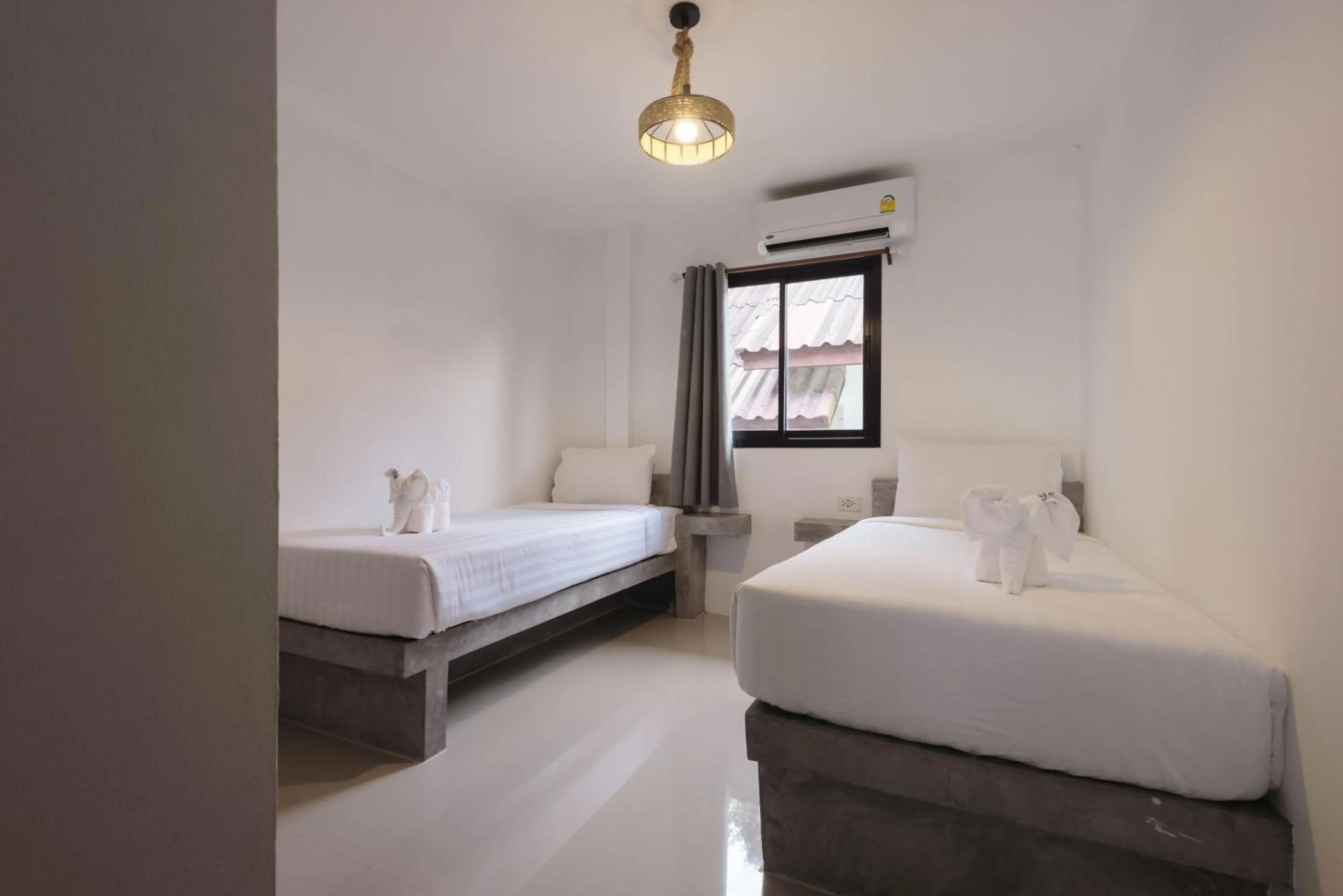 Bedroom, Bed in Golden Hill Resort