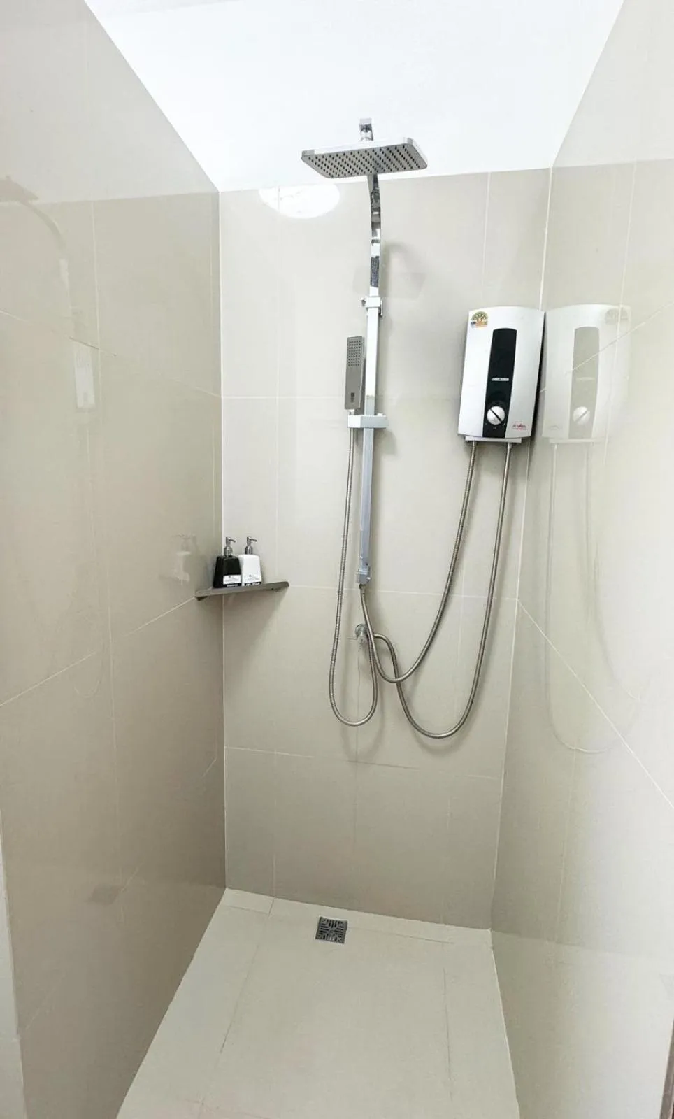 Shower in Golden Hill Resort