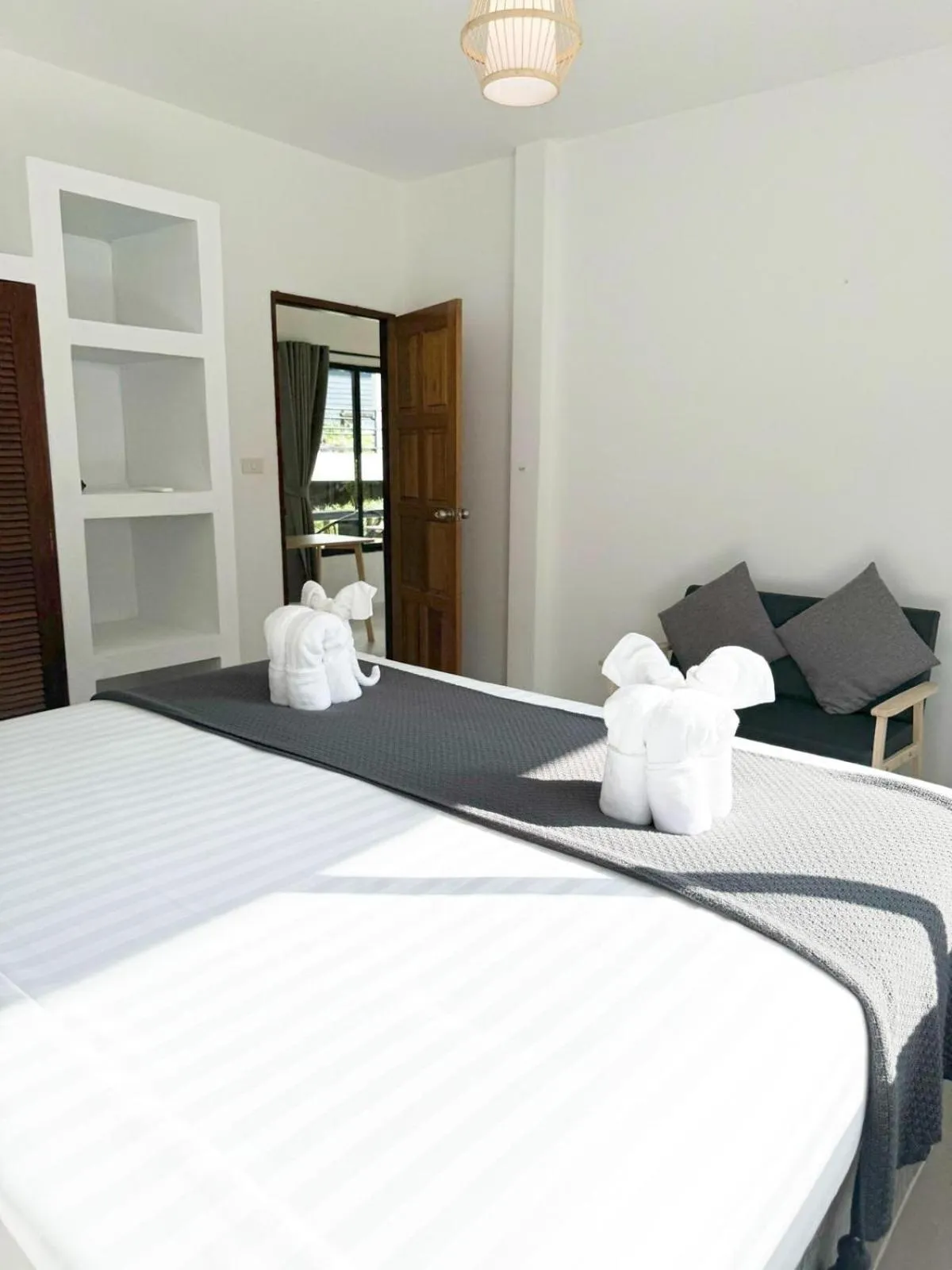 Bedroom, Bed in Golden Hill Resort