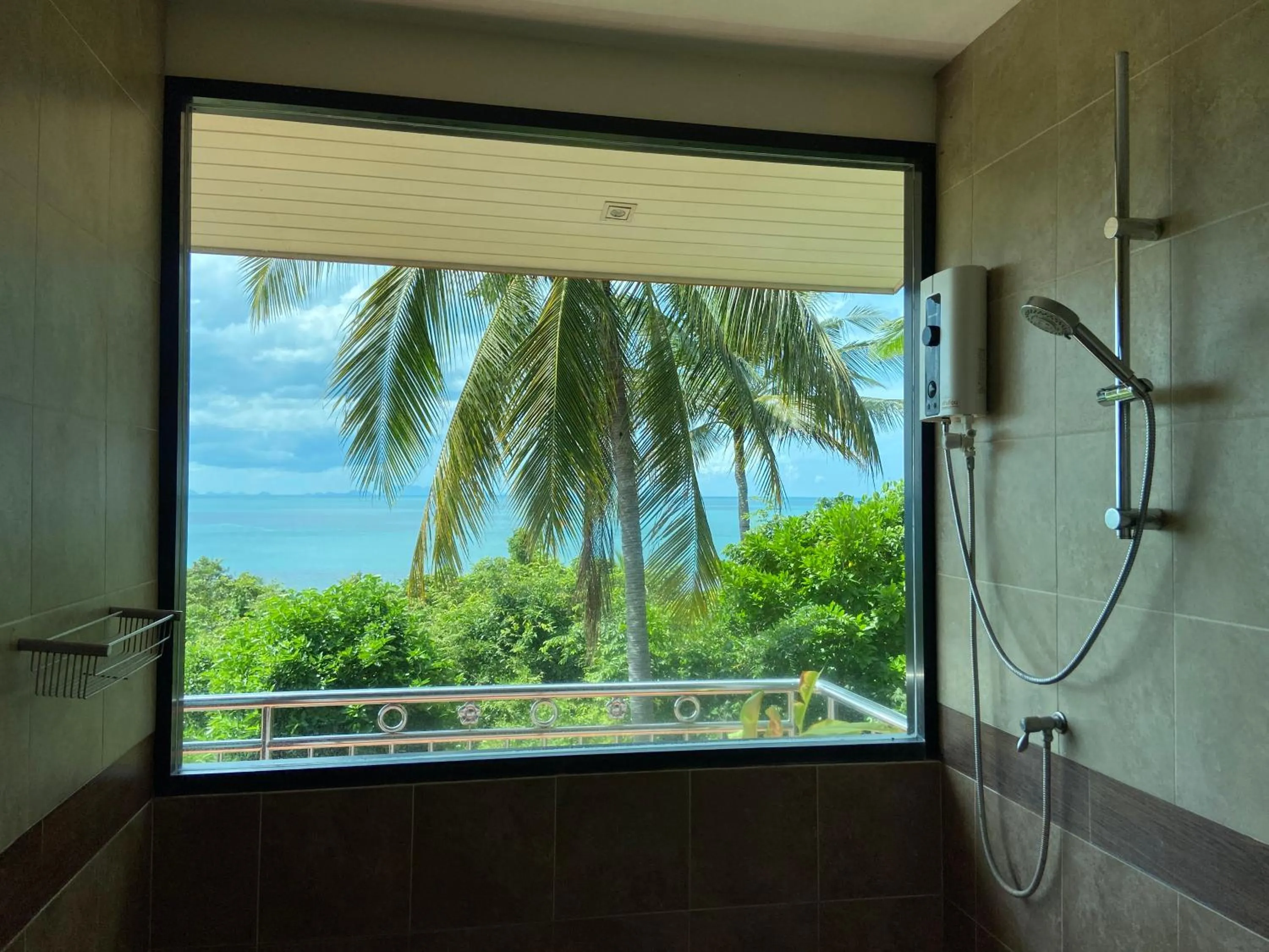 Shower in Golden Hill Resort