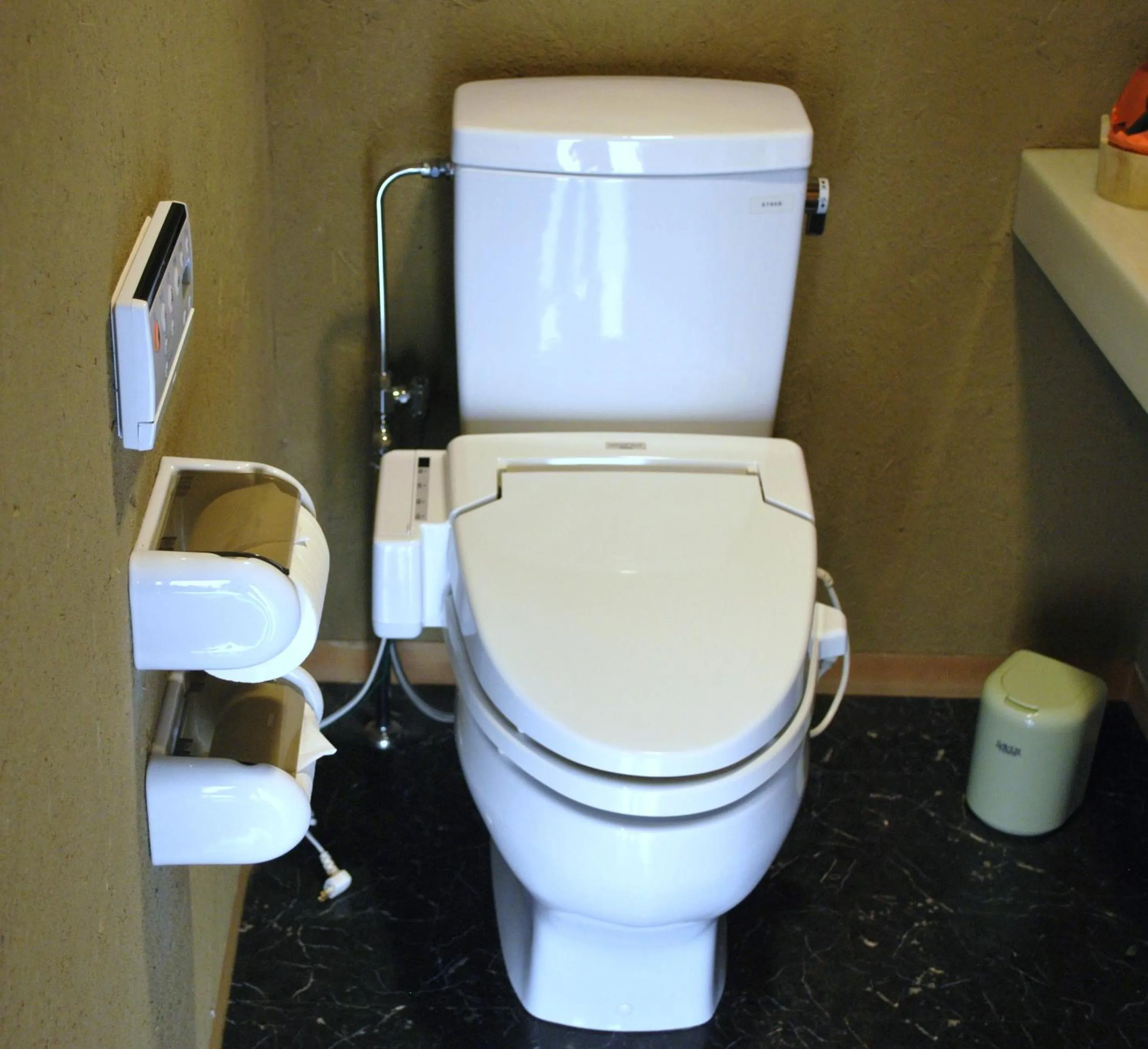 Toilet in Bettei Senjyuan