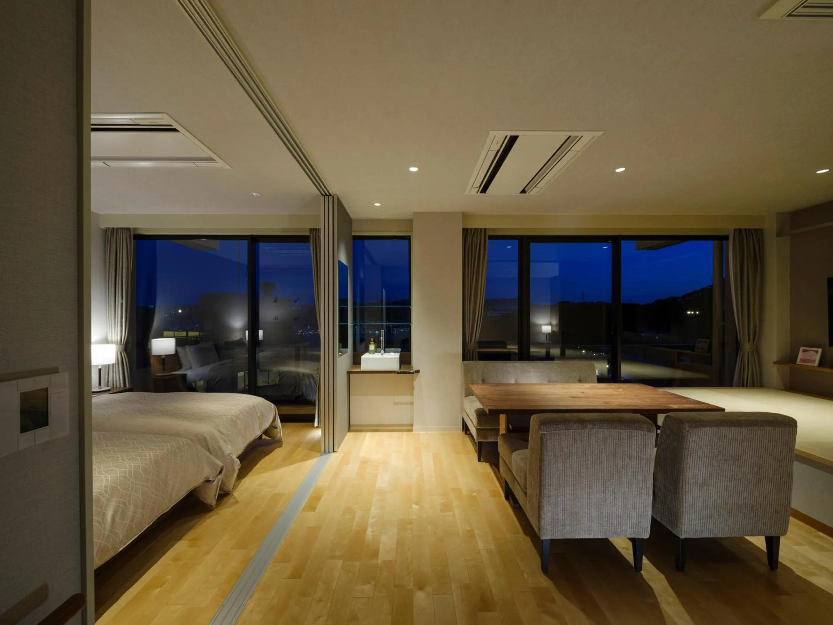 Photo of the whole room, Bed in Inasayama Kanko Hotel