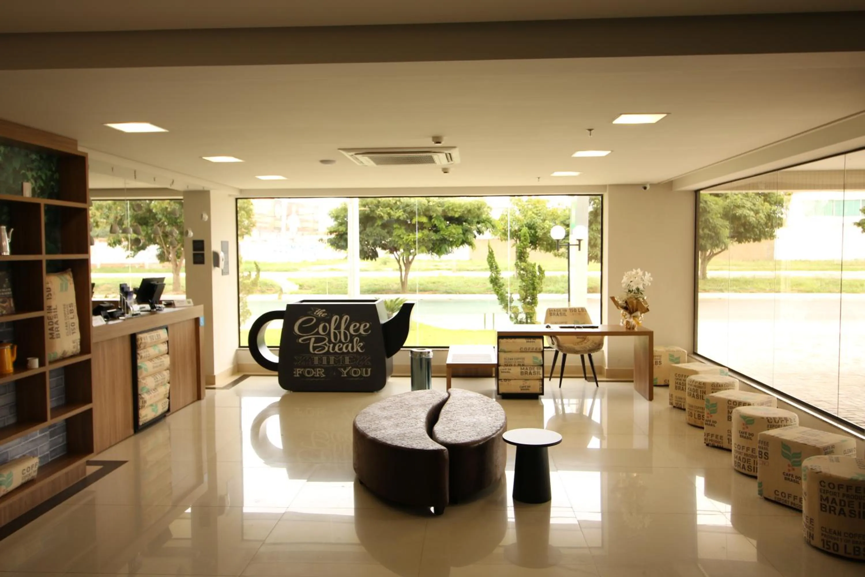 Lobby or reception in ibis Styles Vitoria da Conquista