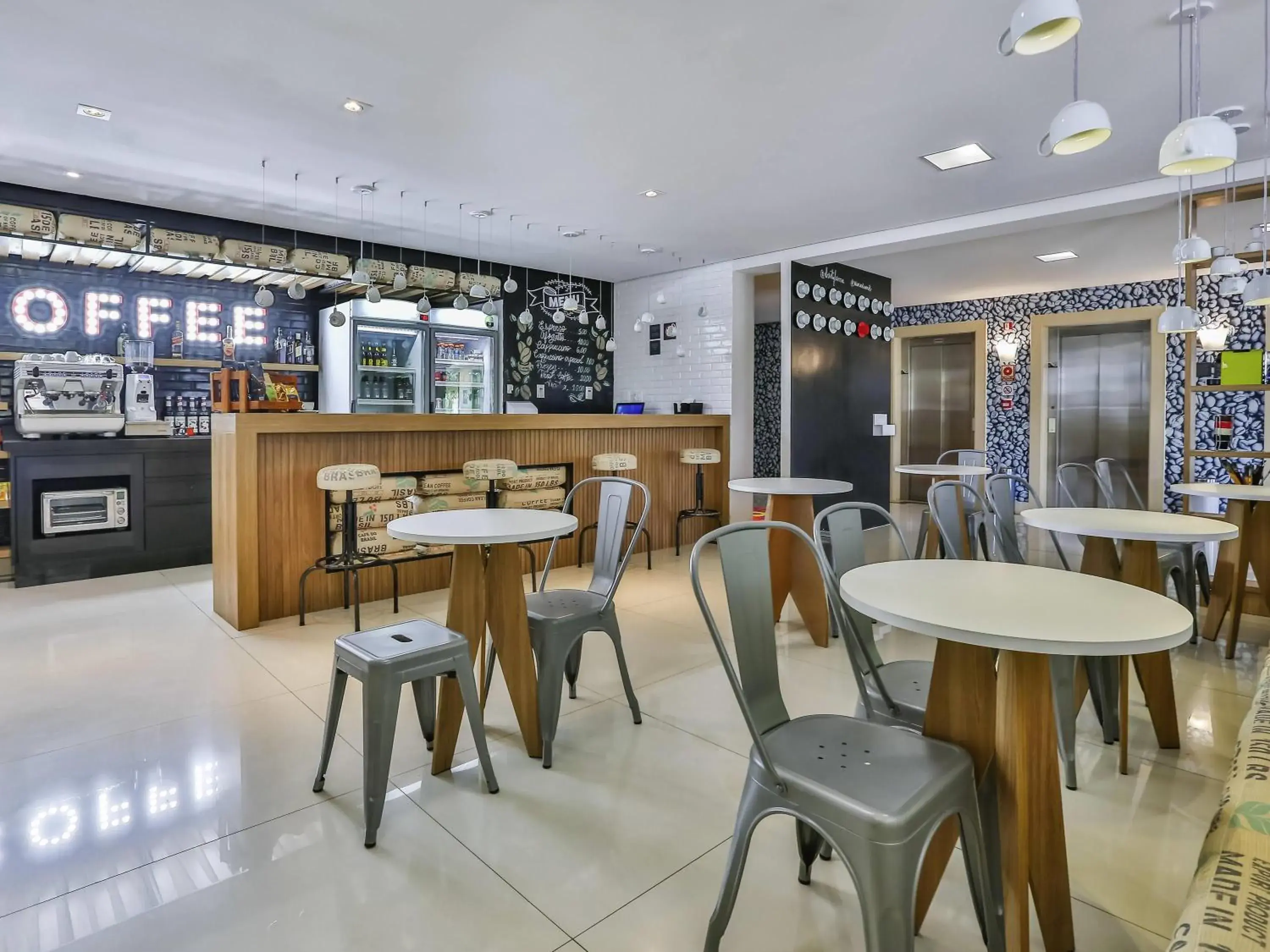 Restaurant/places to eat in ibis Styles Vitoria da Conquista Restaurant/places to eat in ibis Styles Vitoria da Conquista