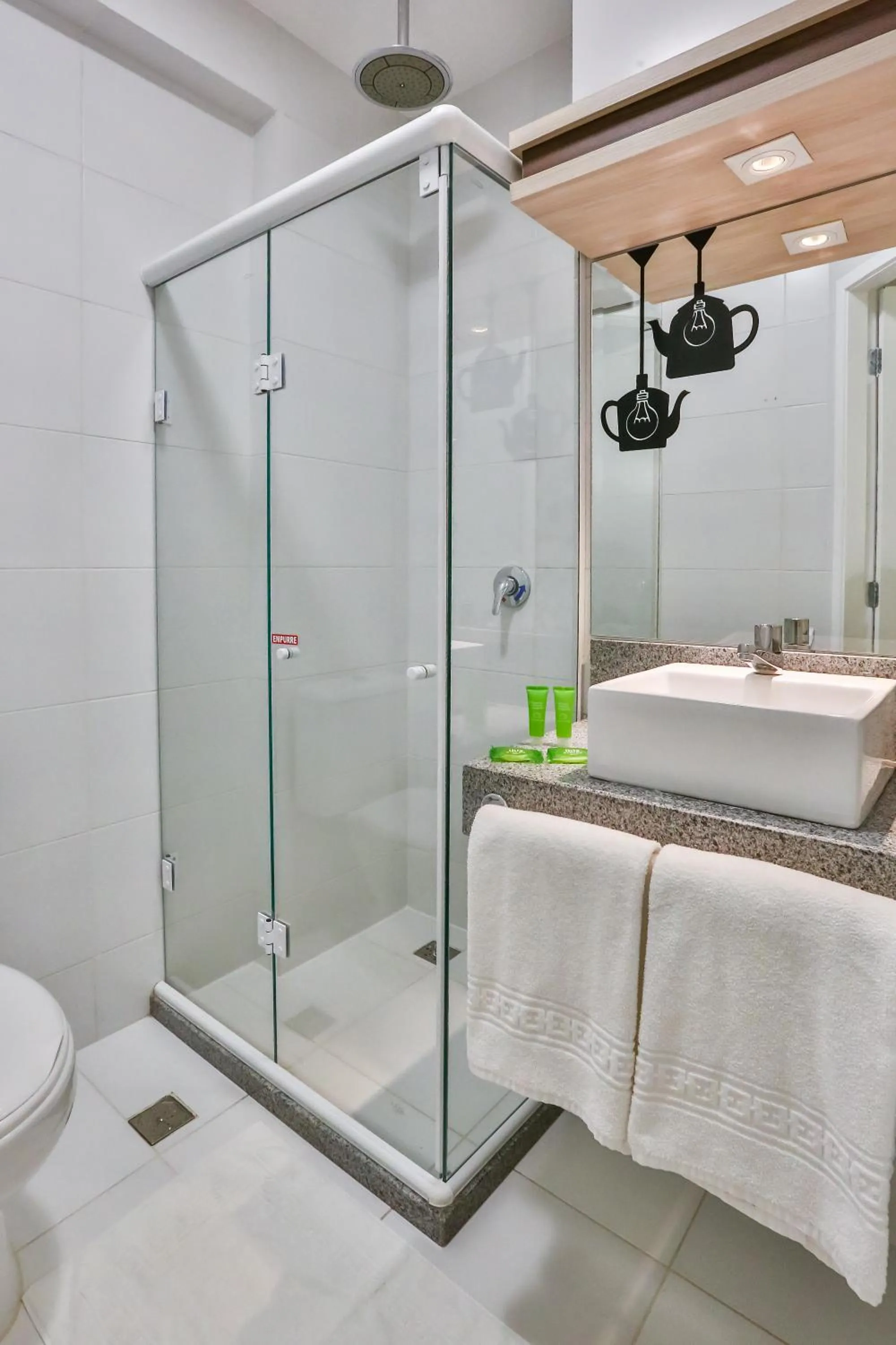 Bathroom in ibis Styles Vitoria da Conquista