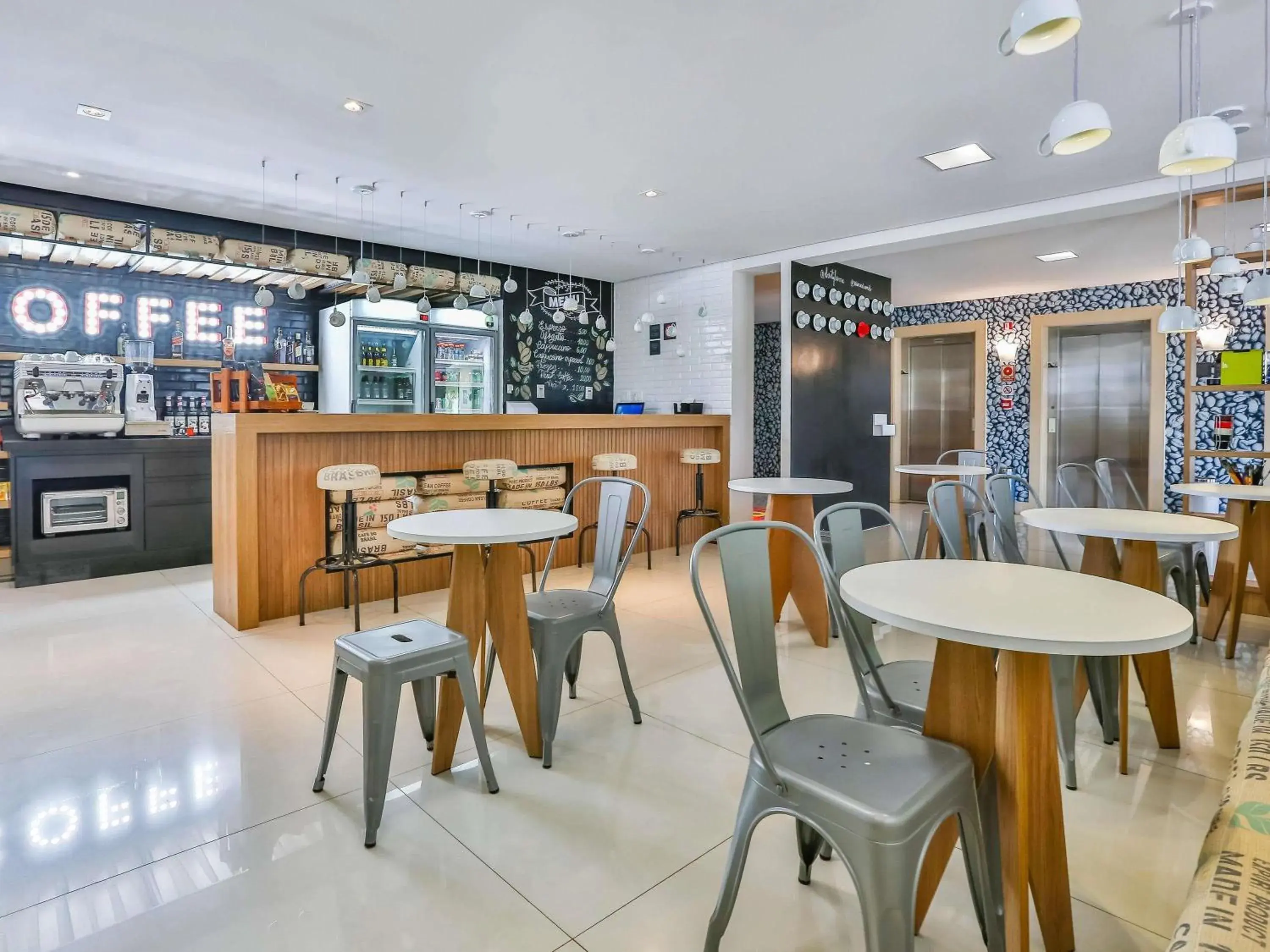 Restaurant/places to eat in ibis Styles Vitoria da Conquista Restaurant/places to eat in ibis Styles Vitoria da Conquista