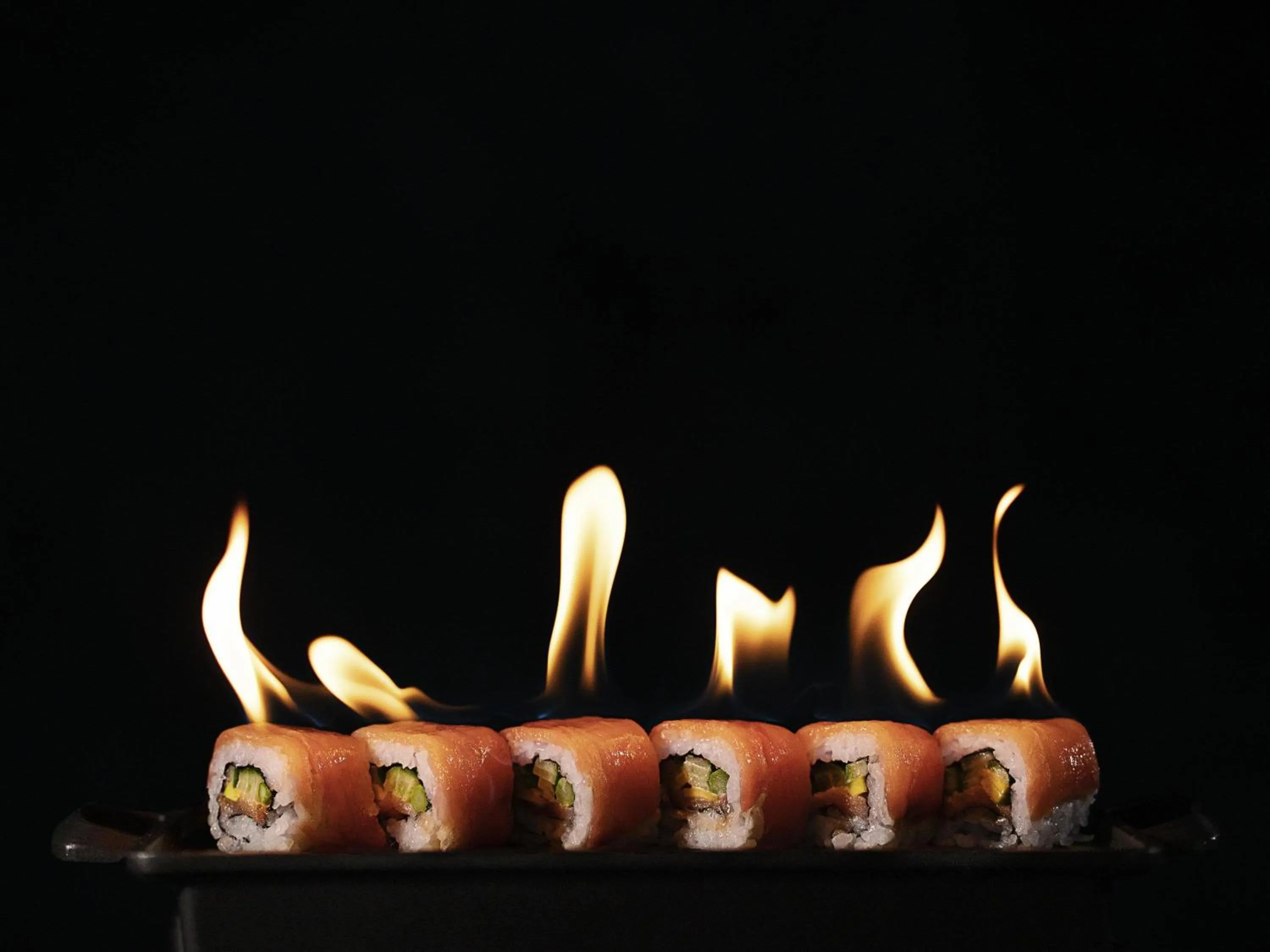 Restaurant/places to eat in Novotel Chennai Chamiers Road