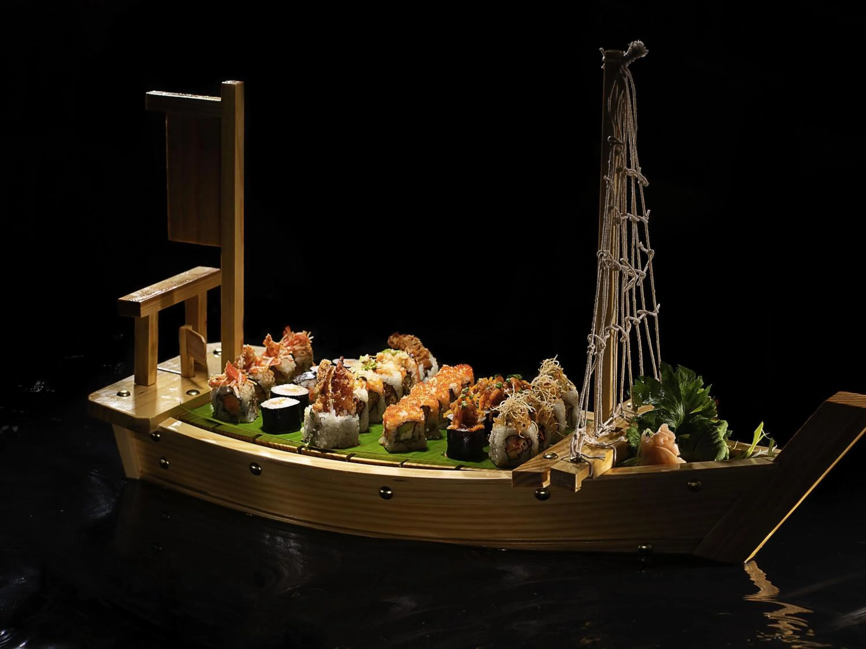 Restaurant/places to eat in Novotel Chennai Chamiers Road