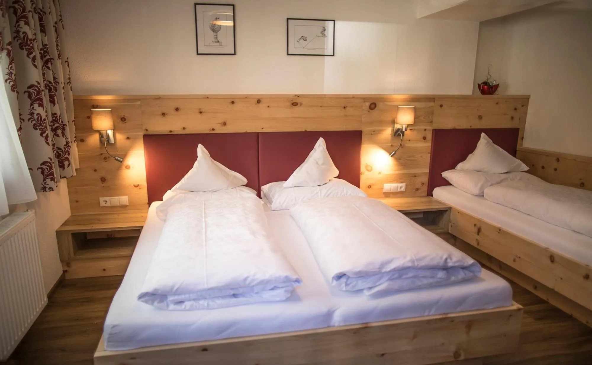 Photo of the whole room, Bed in Hotel am Hof