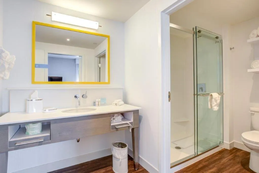 Shower in Hampton Inn & Suites Boston/Waltham