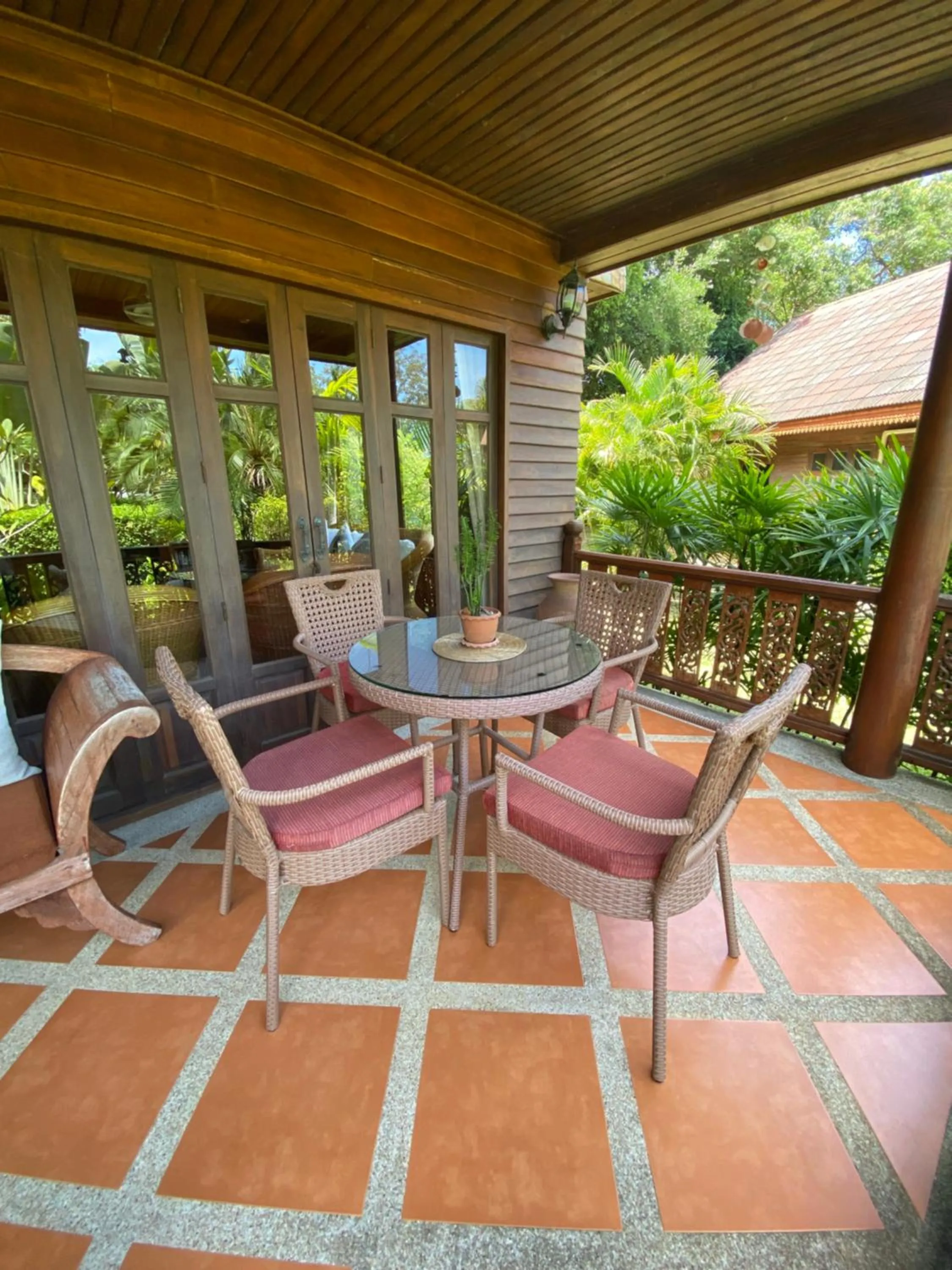 Baan Laem Noi Villa's