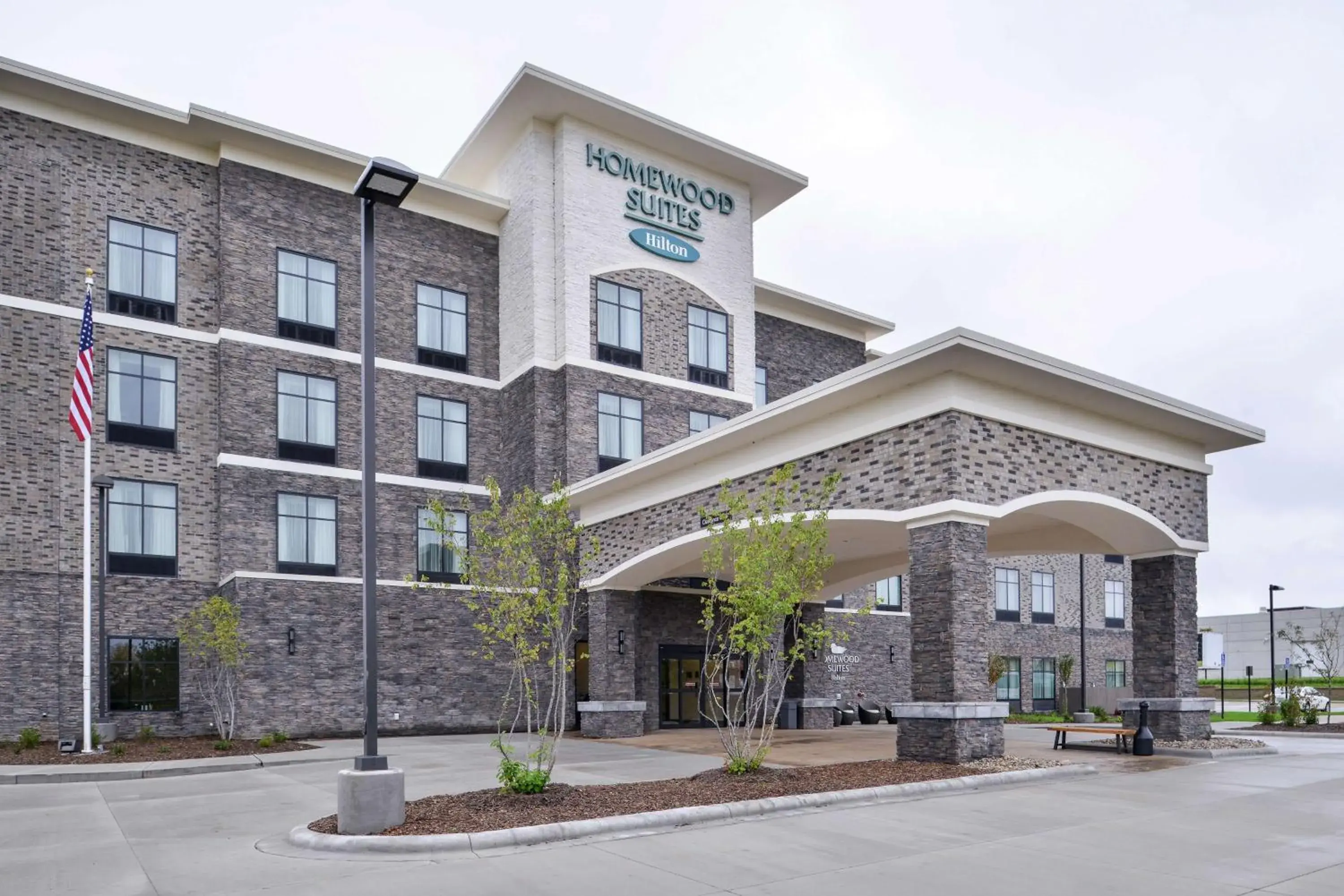 Property building in Homewood Suites Des Moines Airport Property building in Homewood Suites Des Moines Airport