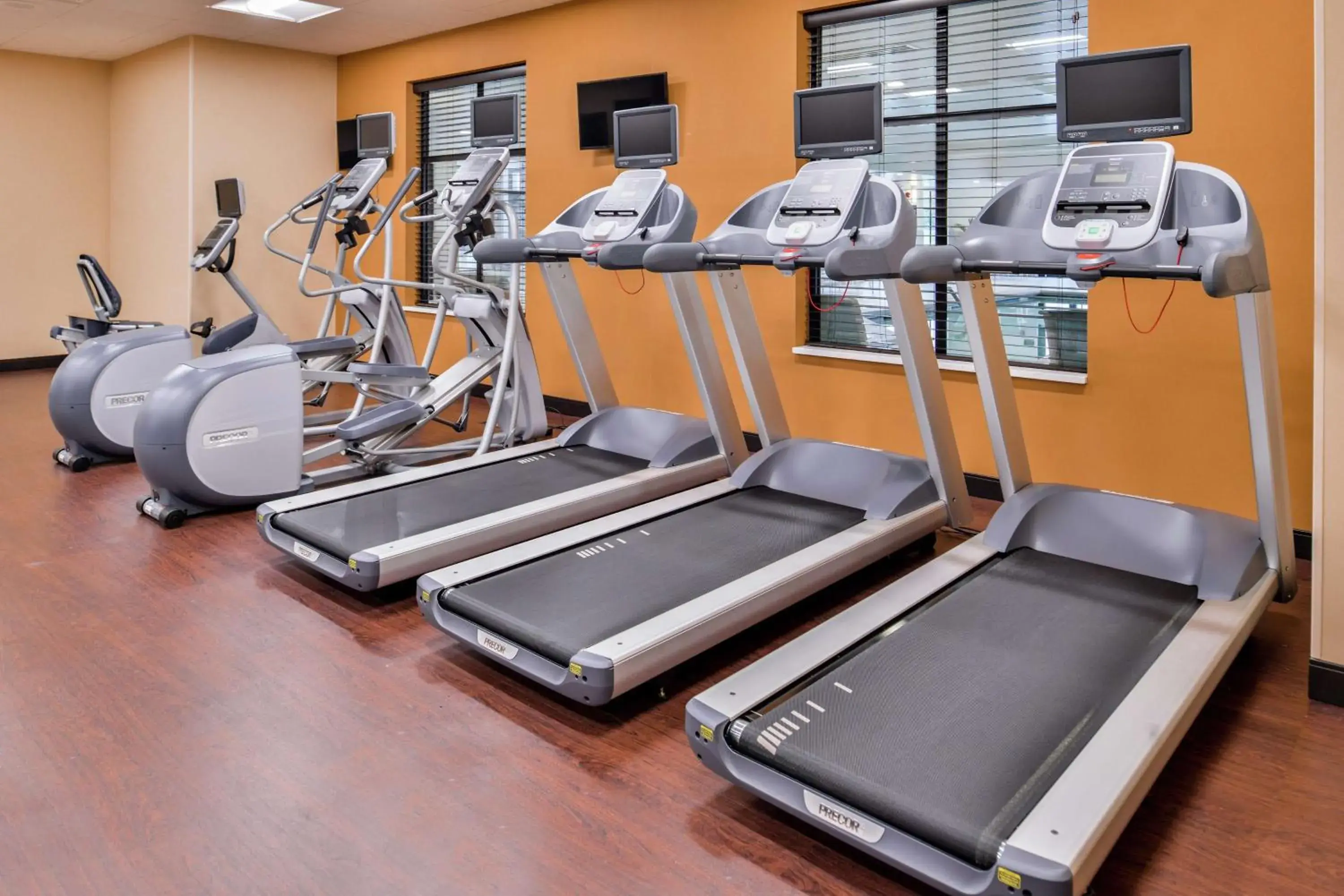 Fitness centre/facilities in Homewood Suites Des Moines Airport Fitness centre/facilities in Homewood Suites Des Moines Airport