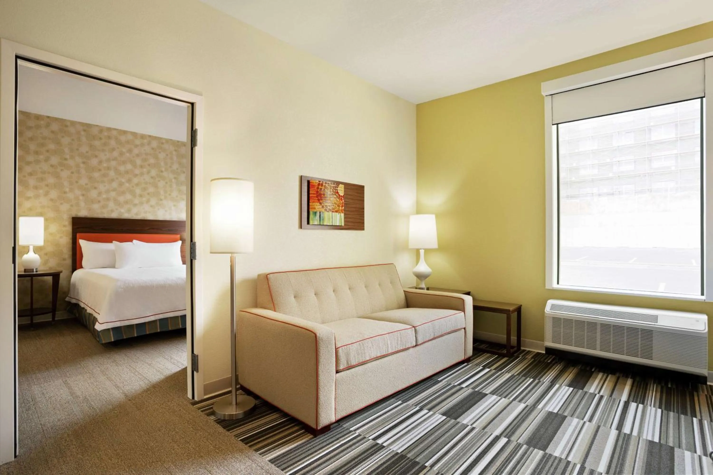 Living room, Bed in Home2 Suites By Hilton Elko