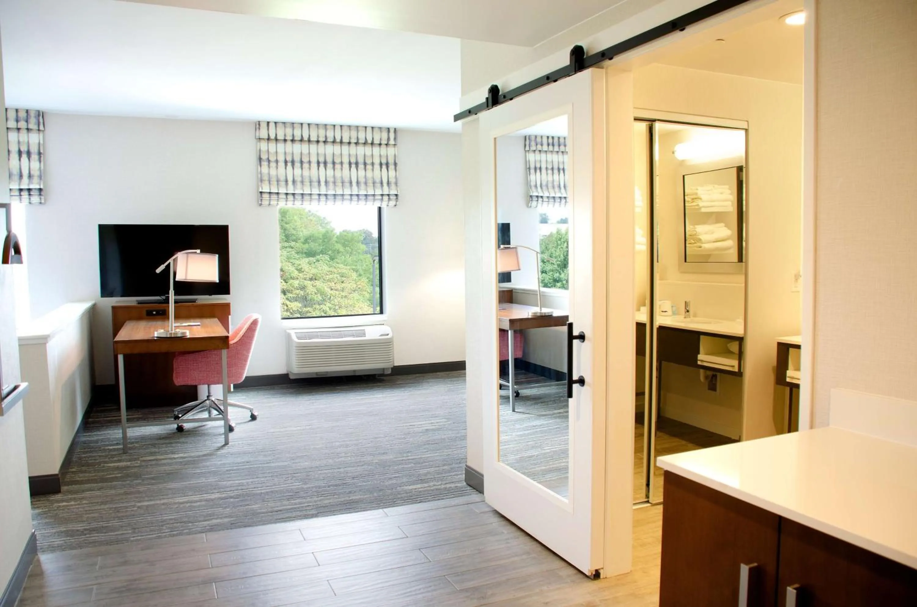 Bed in Hampton Inn Lebanon