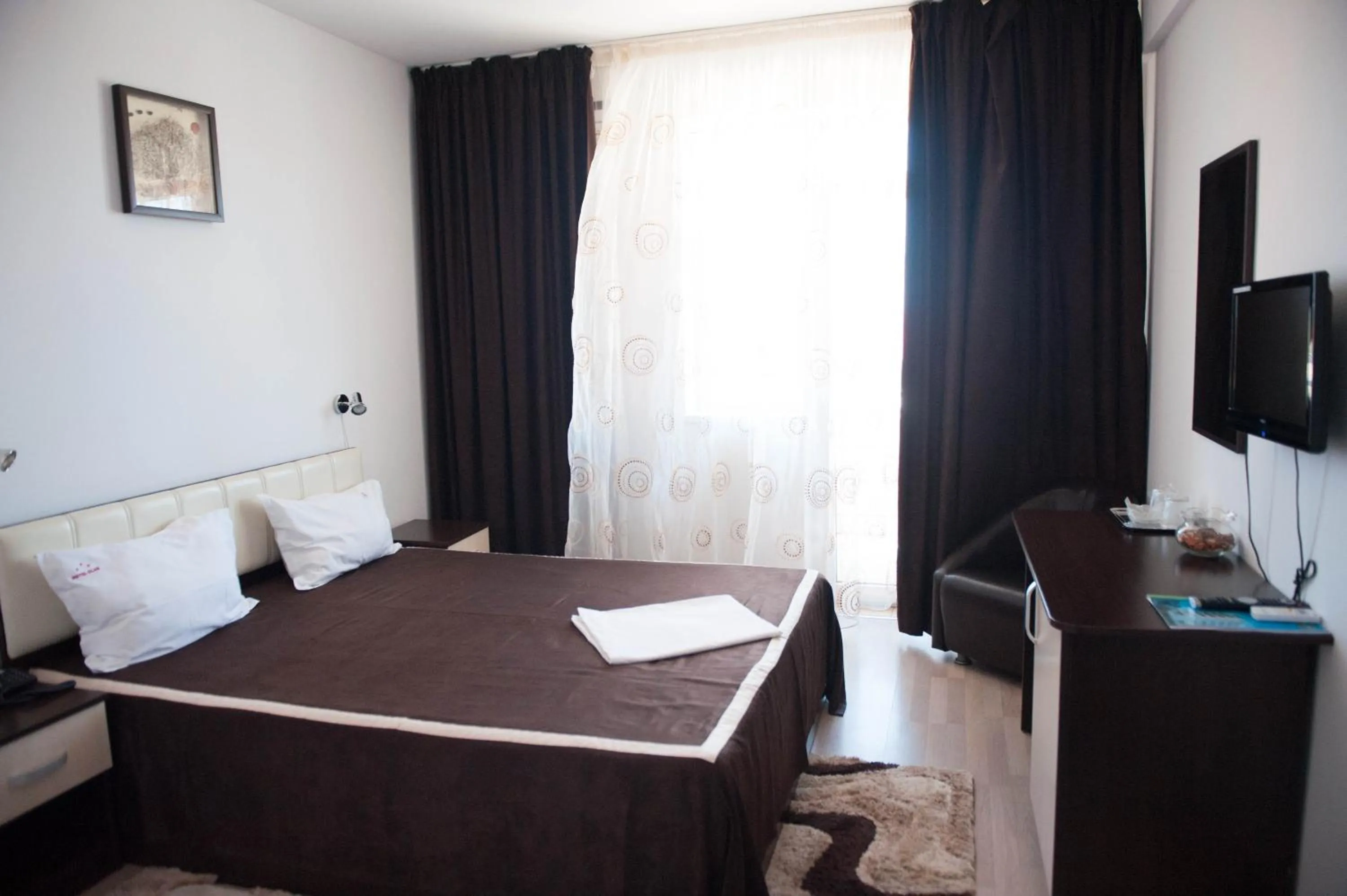 Photo of the whole room, Bed in Hotel Clas