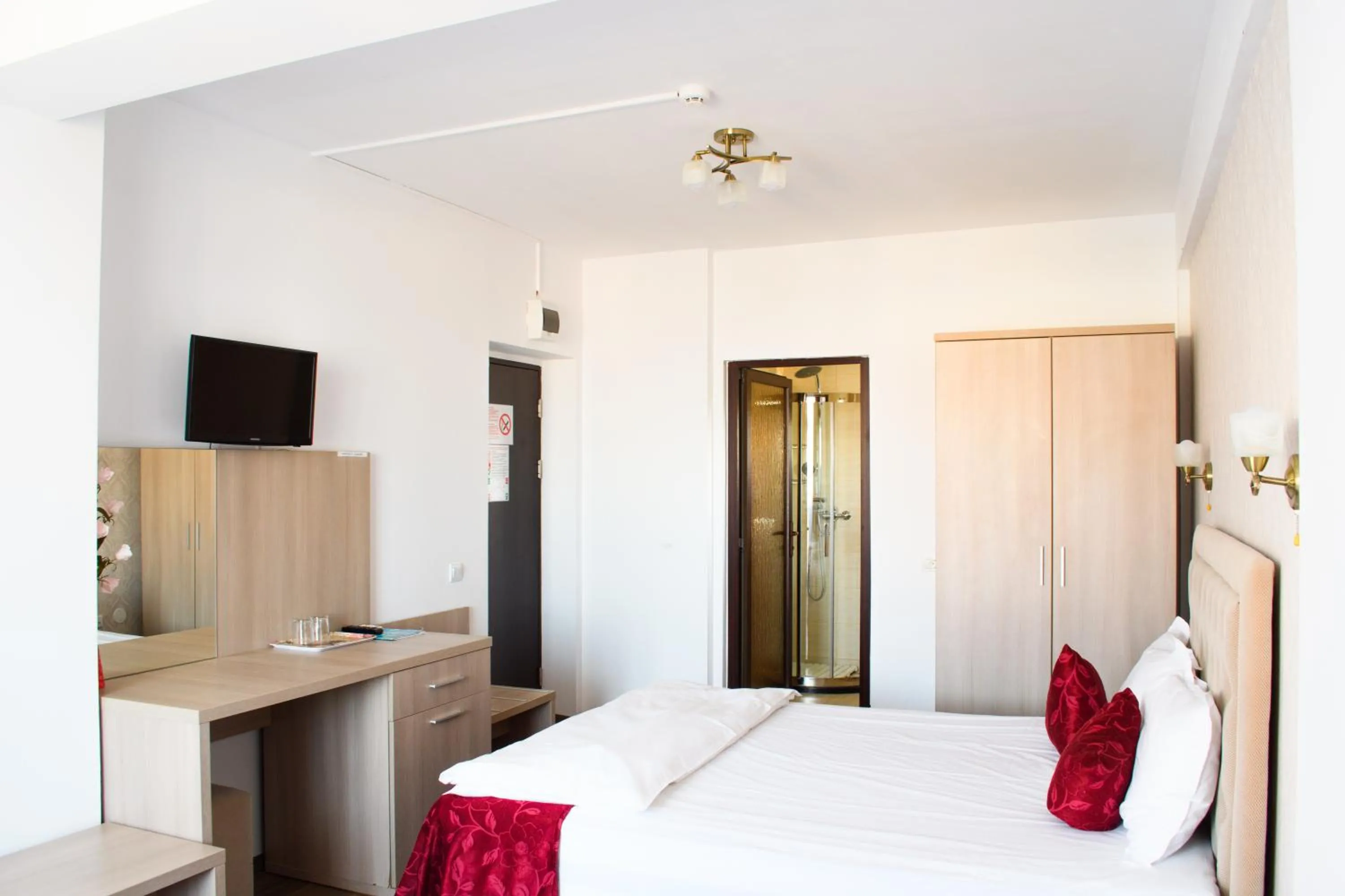 Photo of the whole room, Bed in Hotel Clas
