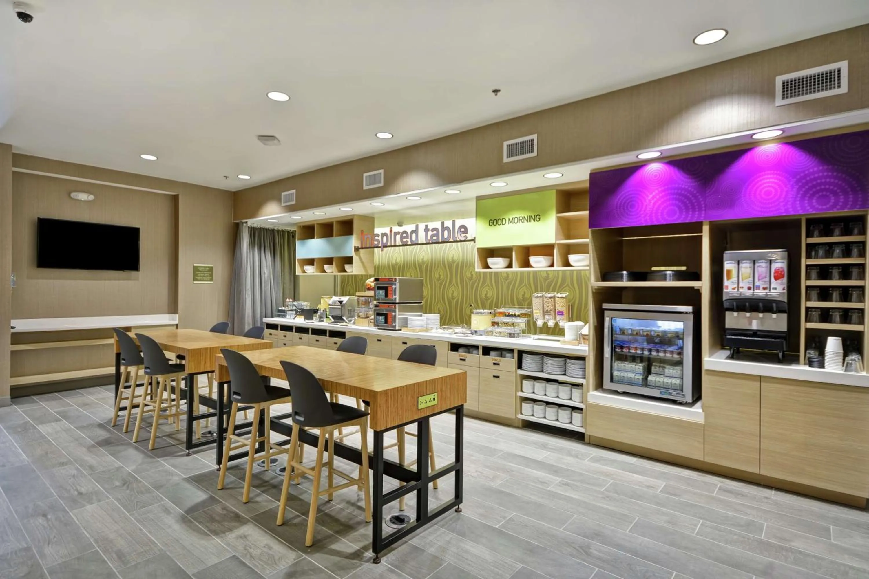 Dining area in Home2 Suites By Hilton Carbondale