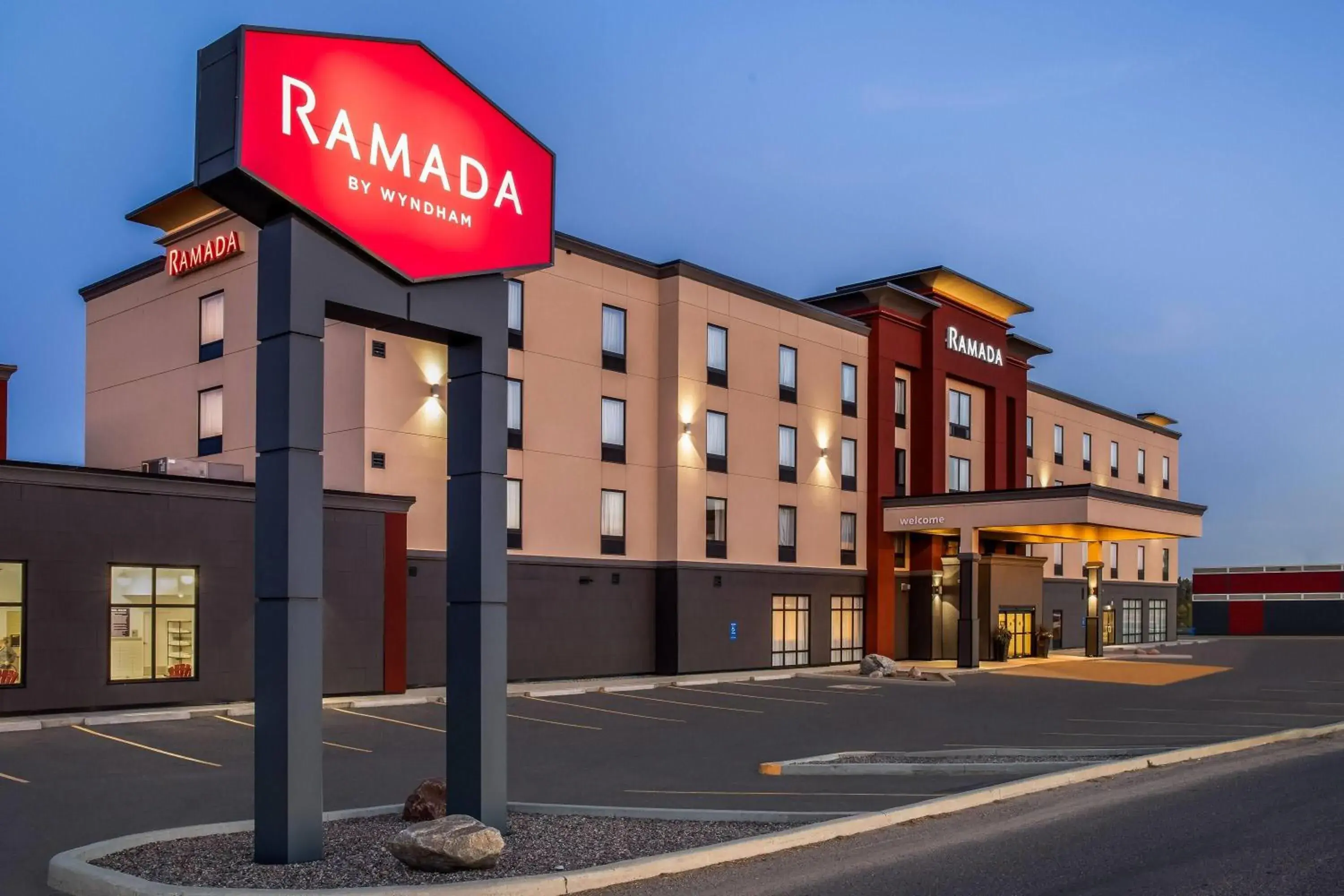 Property building in Ramada by Wyndham St Paul AB Property building in Ramada by Wyndham St Paul AB
