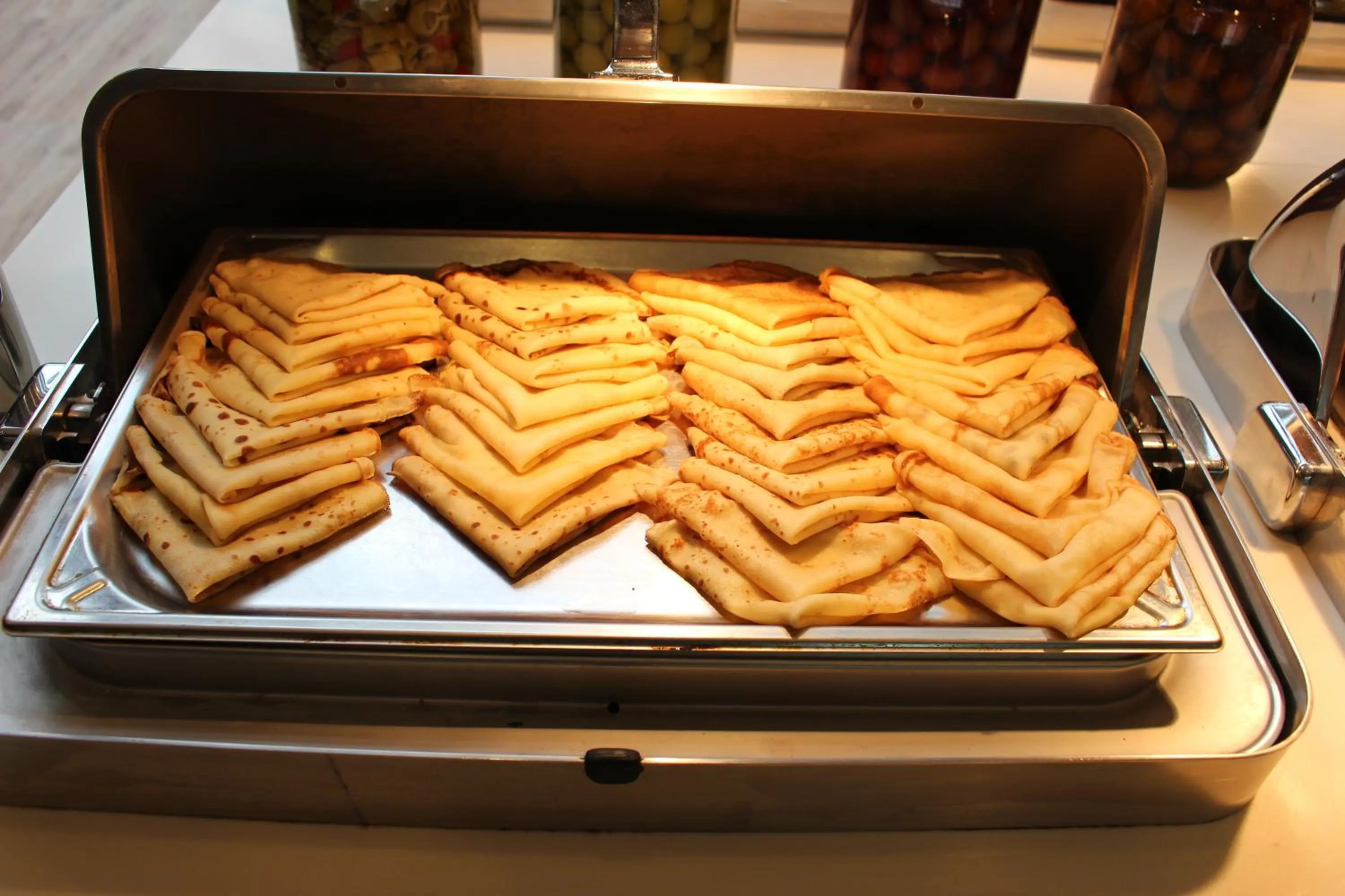 Restaurant/places to eat in Sky Hotel Baku