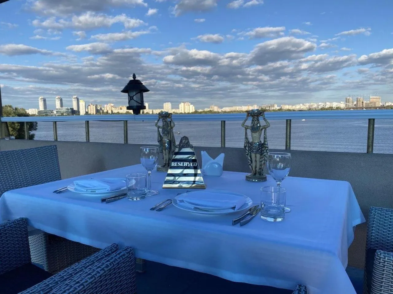 Restaurant/places to eat in Отель Фараон