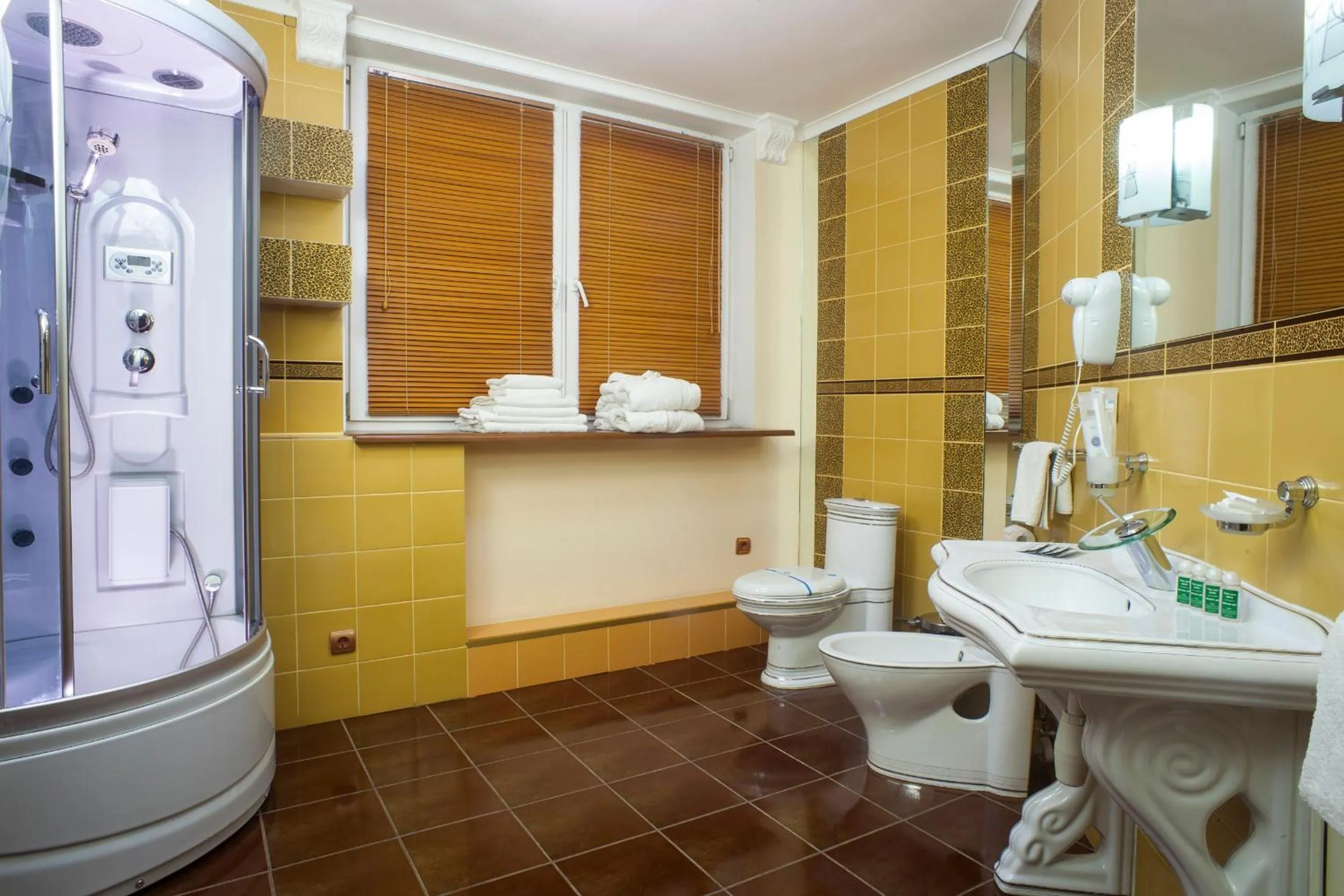 Shower in Отель Фараон