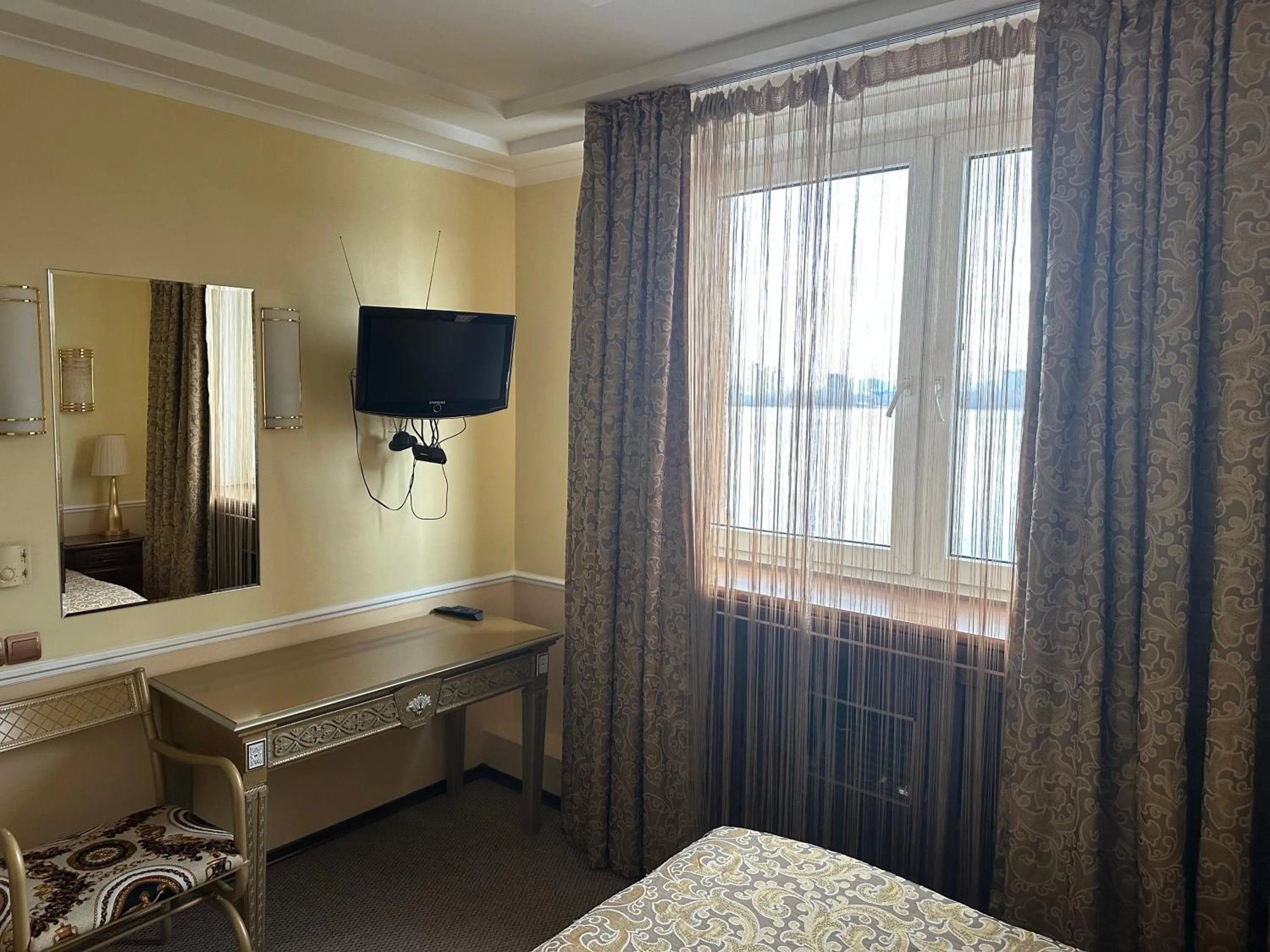 View (from property/room), Bed in Отель Фараон