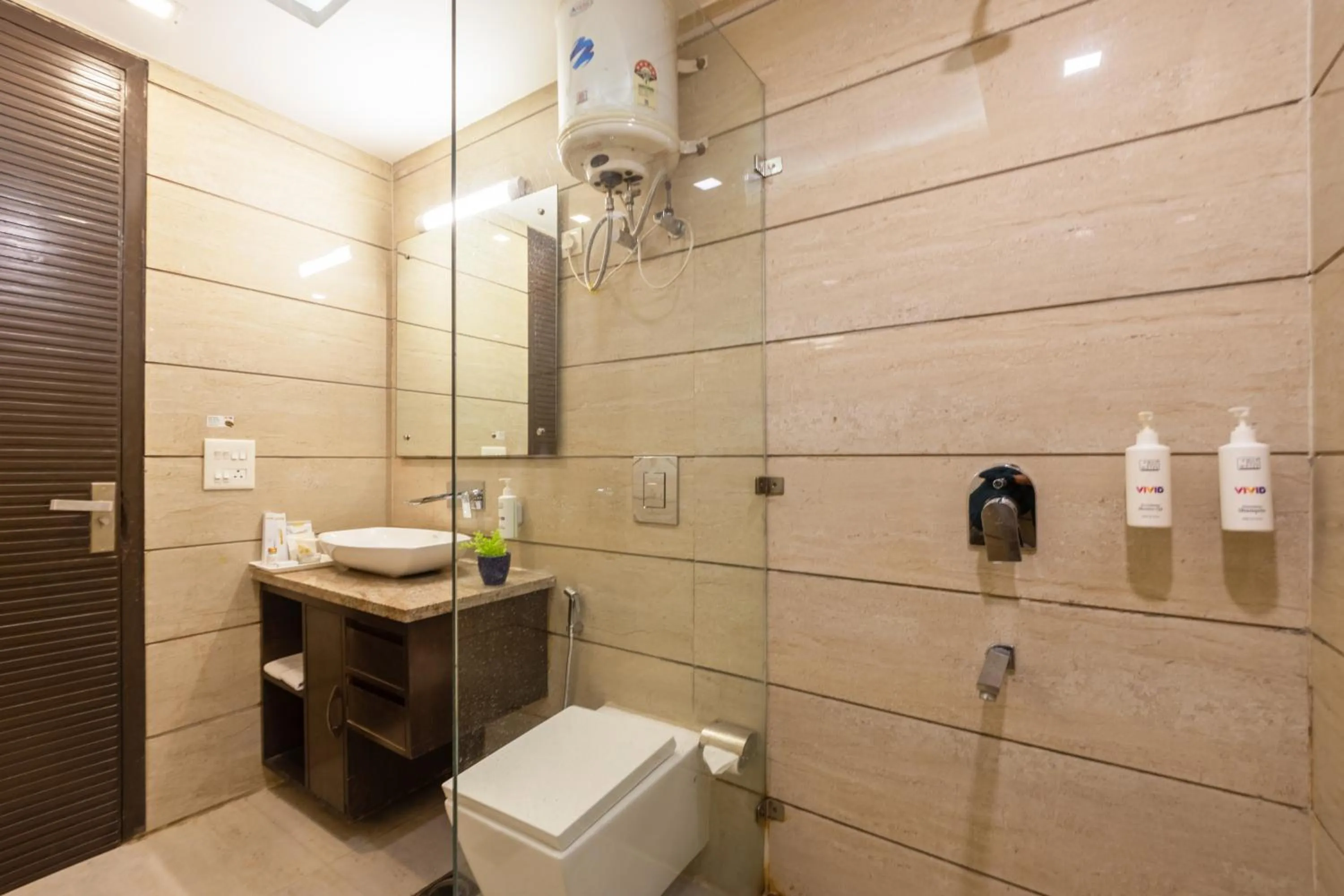 Shower in Vivid Boutique Hotel, Medanta, Gurugram
